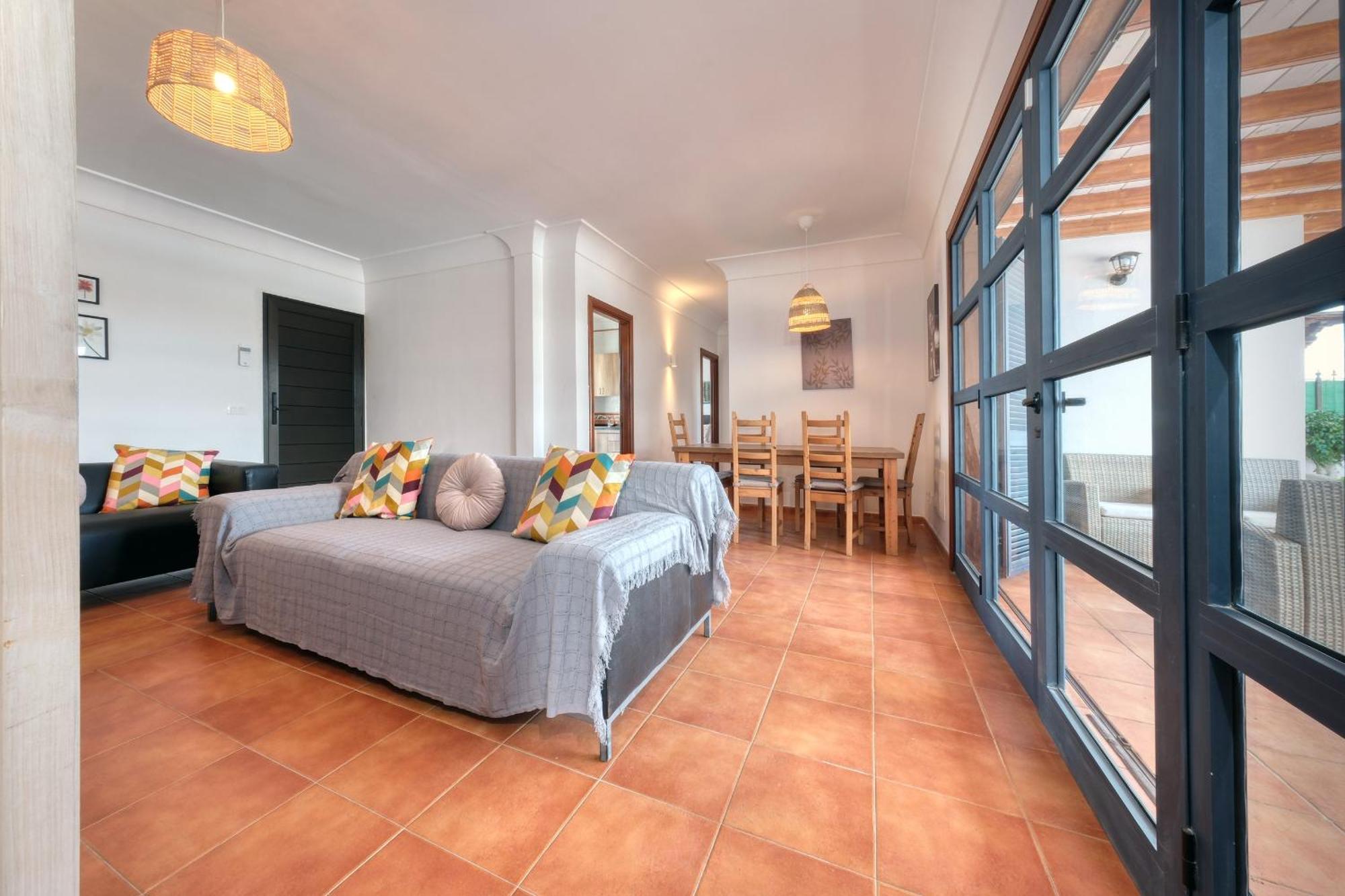 Сasa de vacaciones Arena Blanca With Private Pool And Bbq *