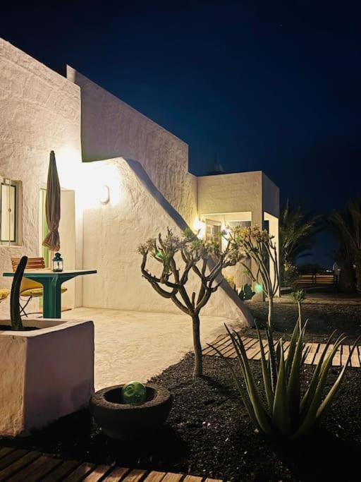 Casa Kira Camarote, Macher Tías