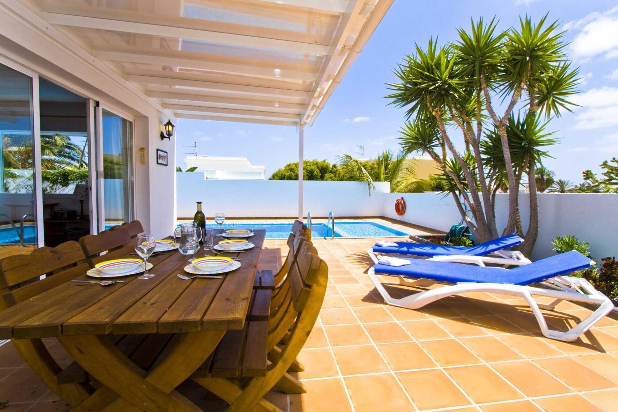 Villa Lovely Mojones Casa Jasmine Heated Pool Short Walk To Puerto del Carmen (Lanzarote)
