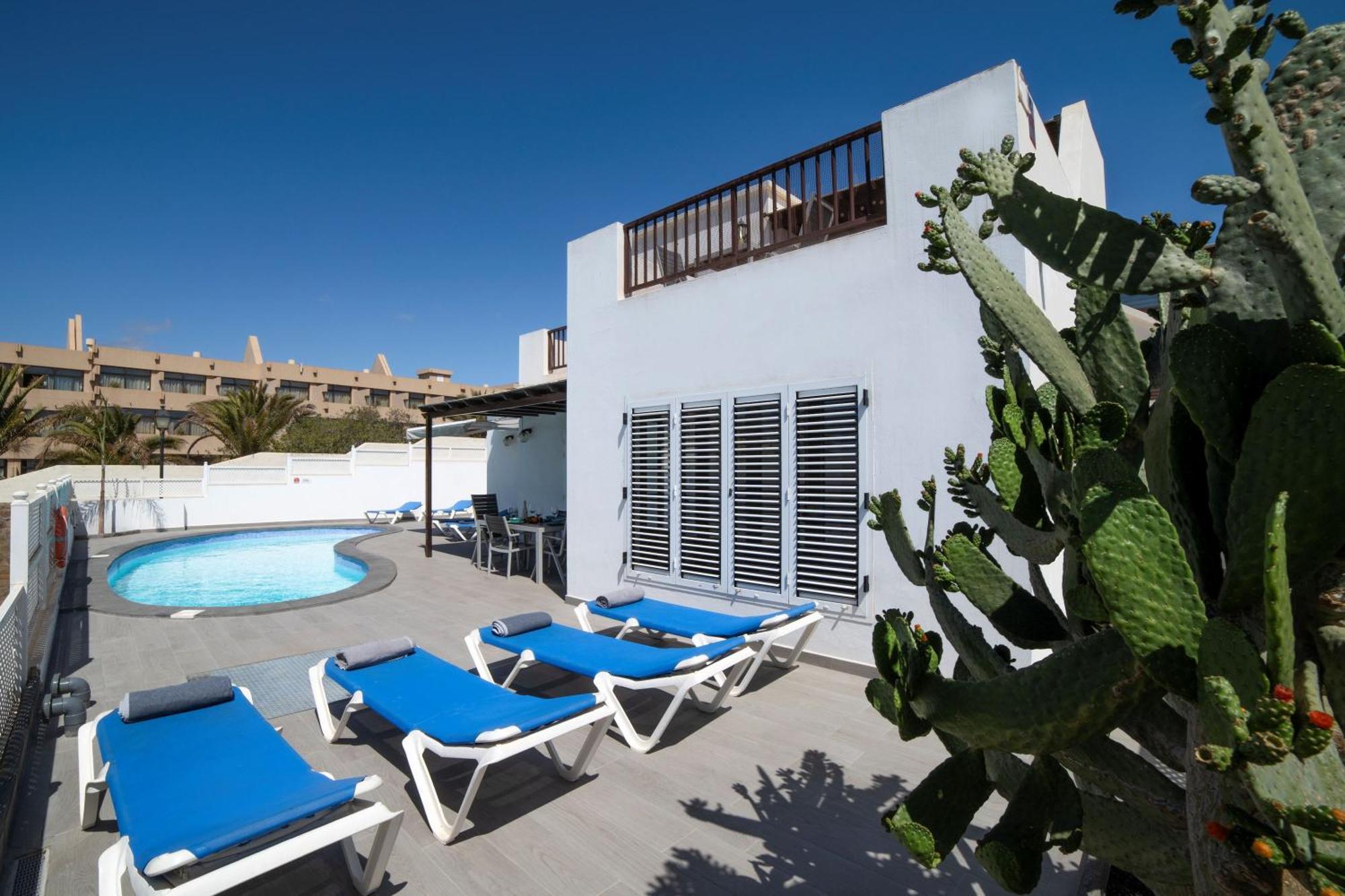 Villa Maria Carmen: Modern Beachside Retreat With Heated Pool Tias