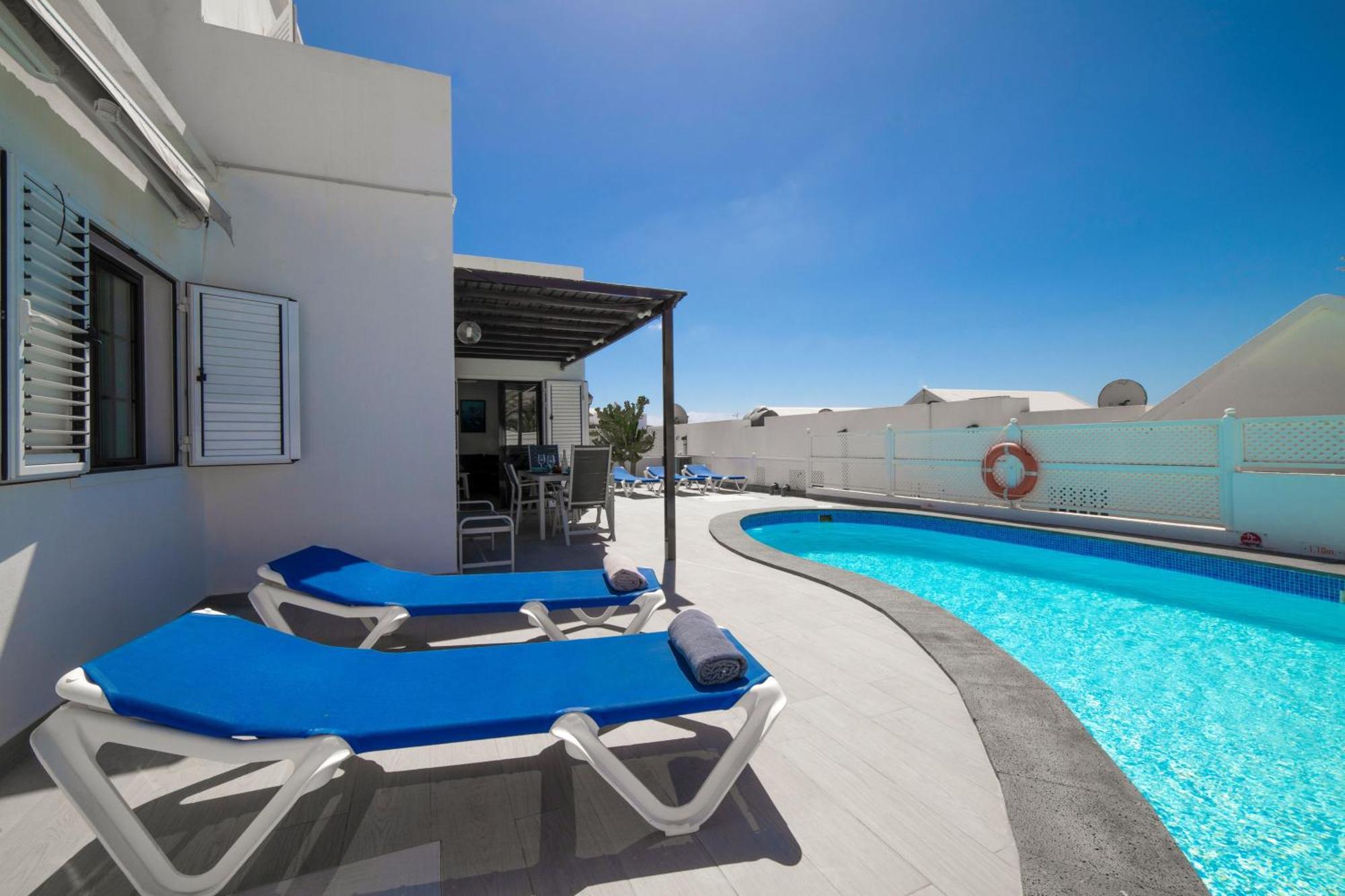 Maria Carmen: Modern Beachside Retreat With Heated Pool * Tias