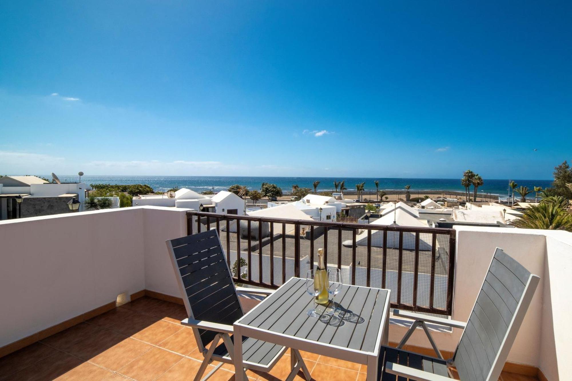 Maria Carmen: Modern Beachside Retreat With Heated Pool Villa Tias