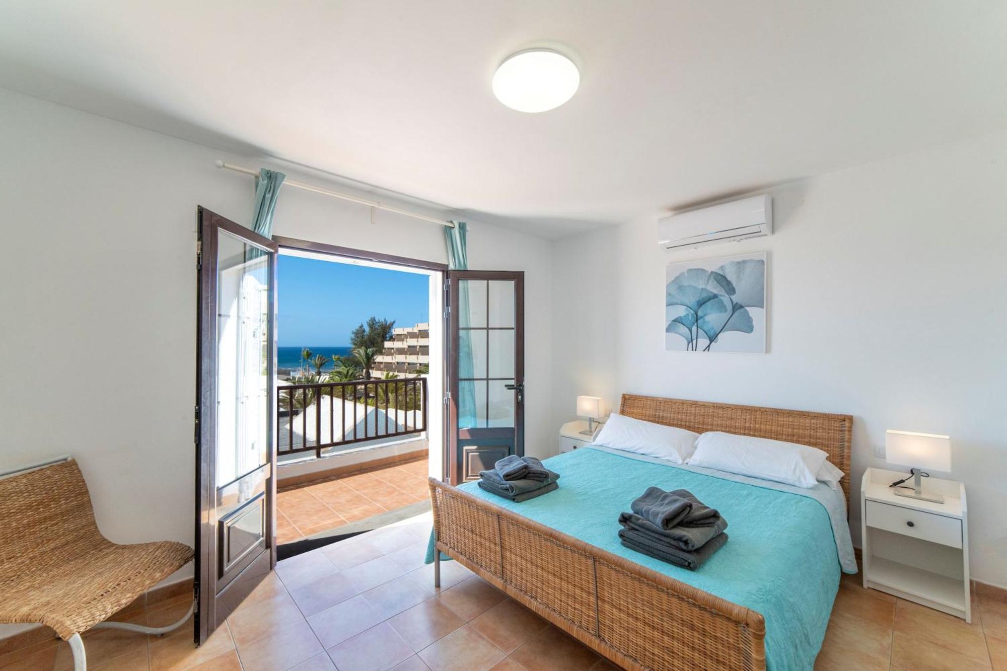Villa Maria Carmen: Modern Beachside Retreat With Heated Pool *