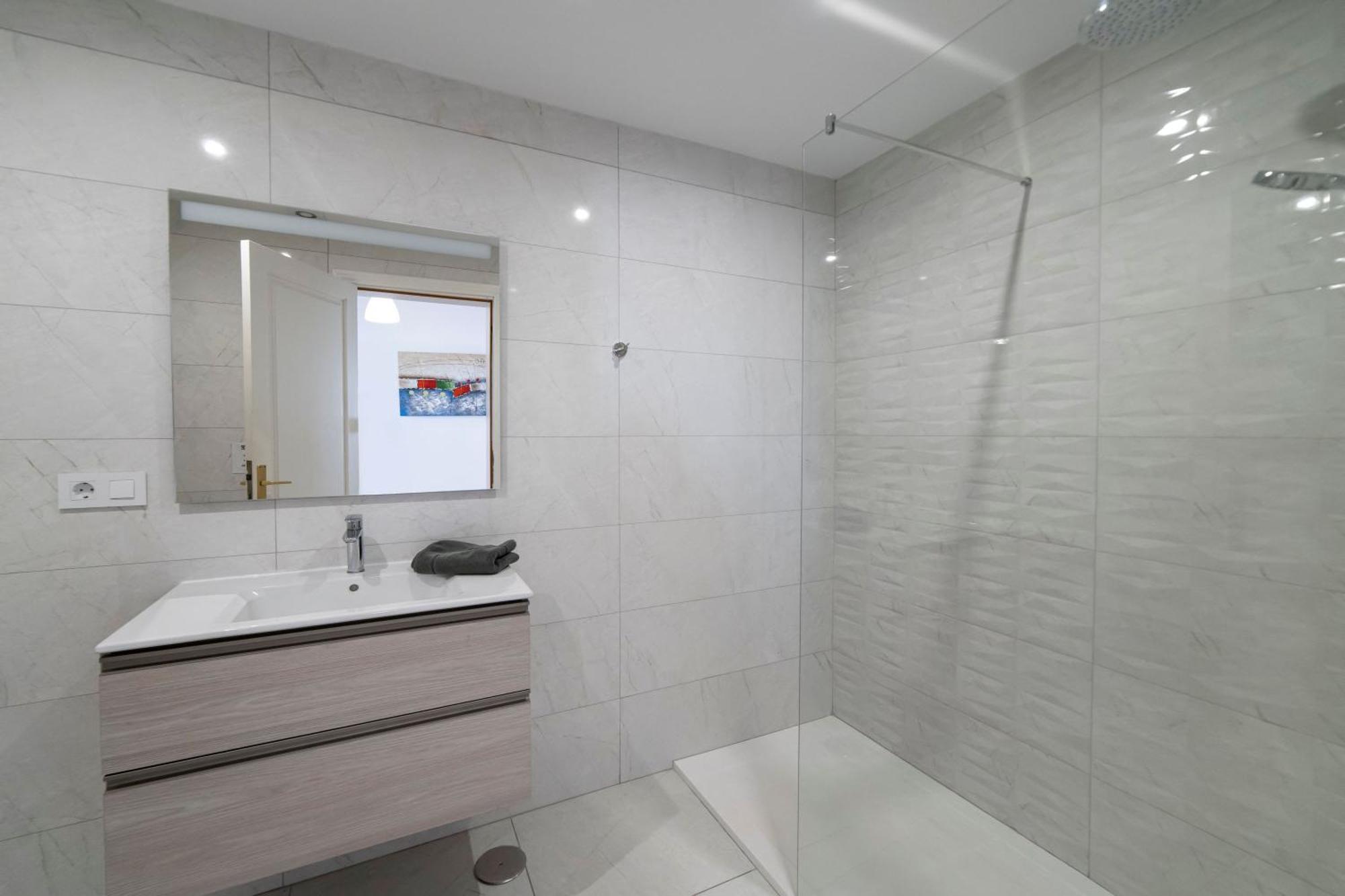 Maria Carmen: Modern Beachside Retreat With Heated Pool *
