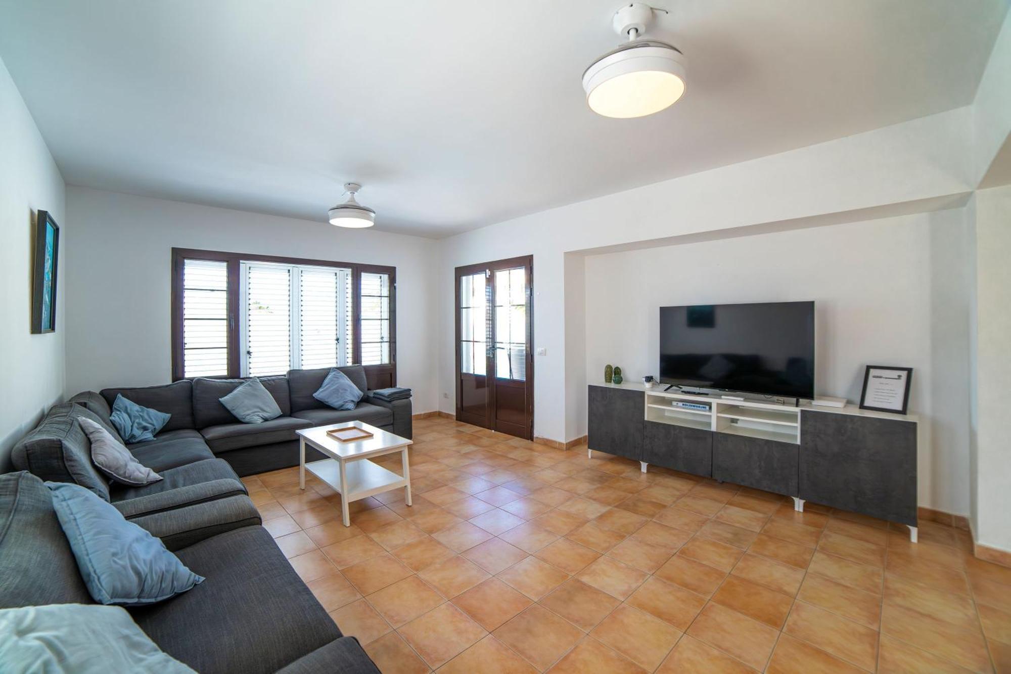 Maria Carmen: Modern Beachside Retreat With Heated Pool Tias