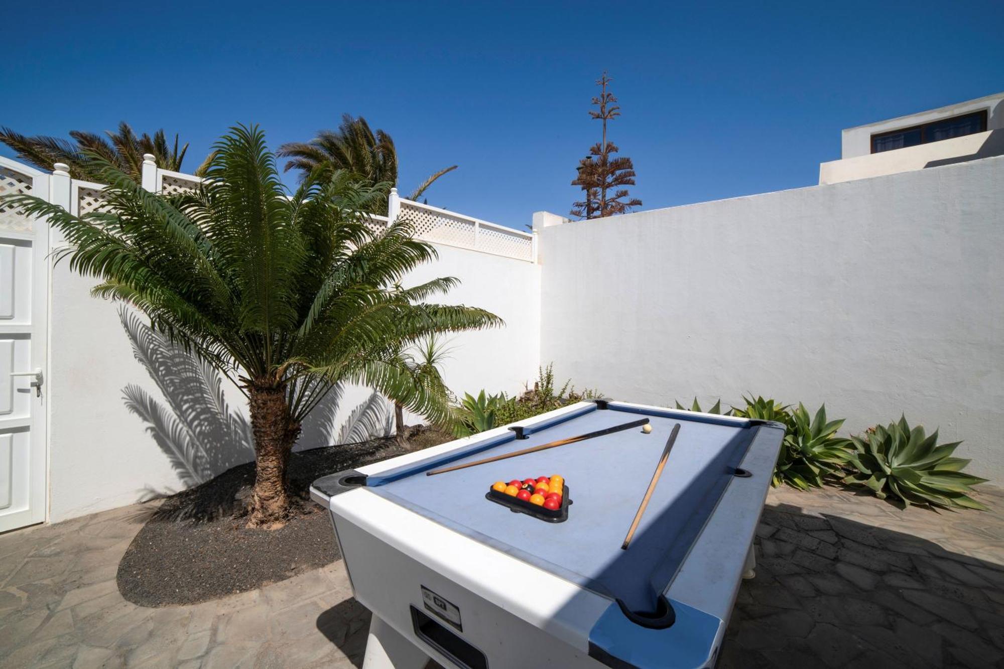 Maria Carmen: Modern Beachside Retreat With Heated Pool Villa *