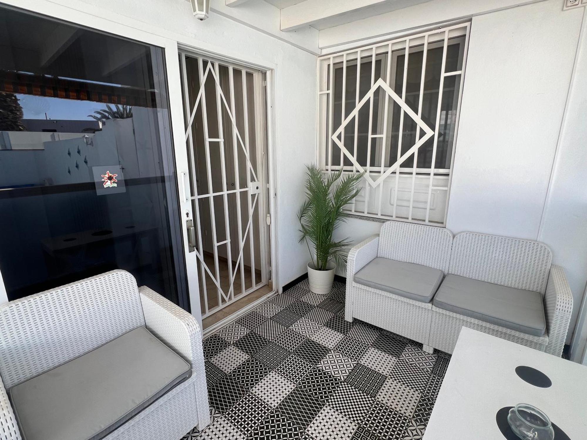 Apartment Casa Swn-y-mor, Two Bedroom With Private Pool Costa Teguise