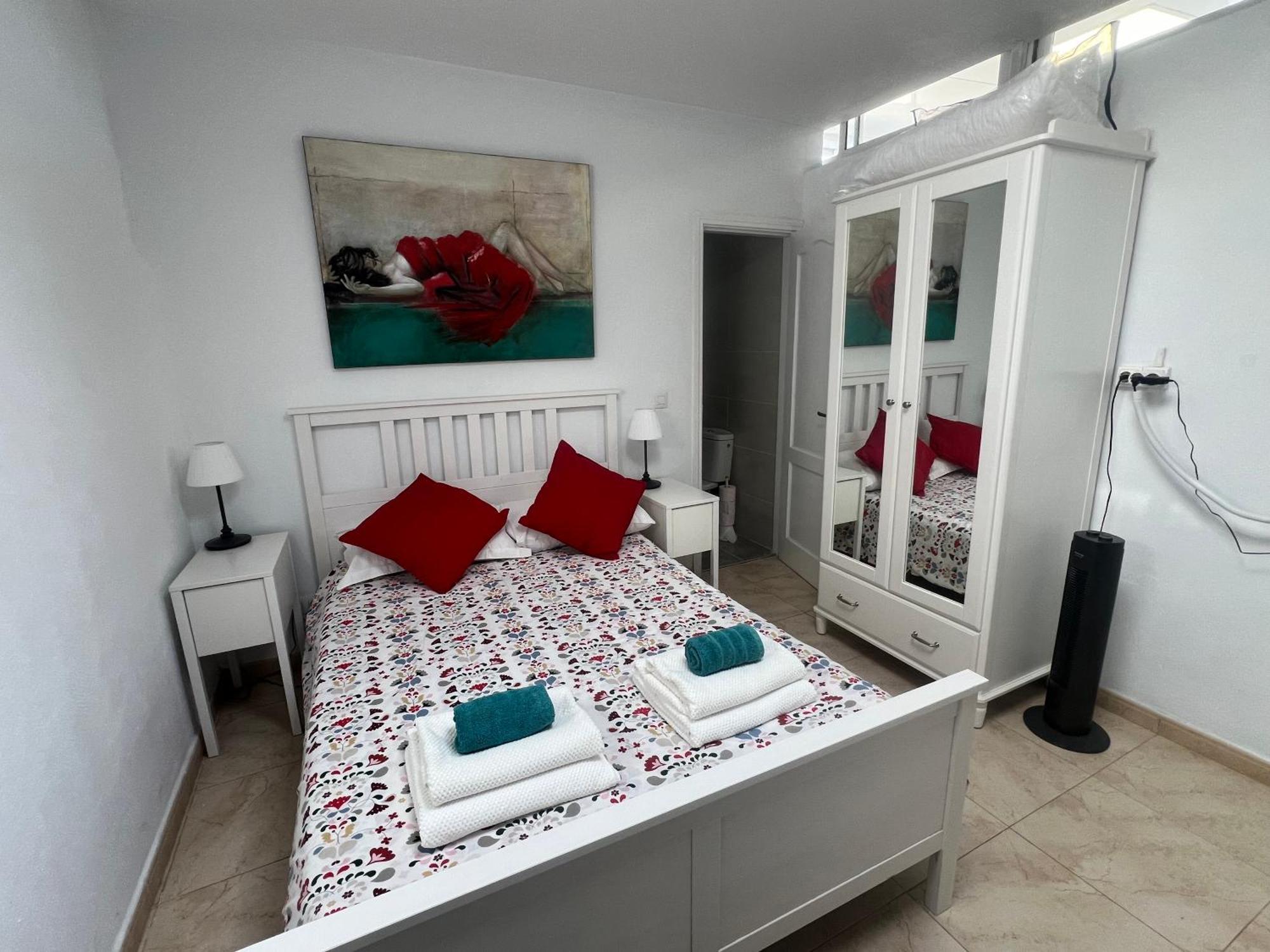 Casa Swn-y-mor, Two Bedroom With Private Pool Apartment *
