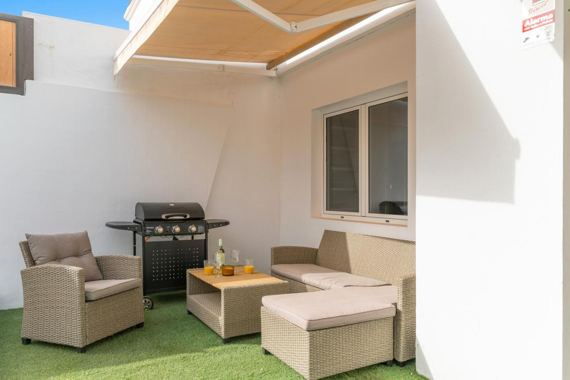 Villa Berkana De Lujo Con Piscina Playa Honda (Lanzarote)