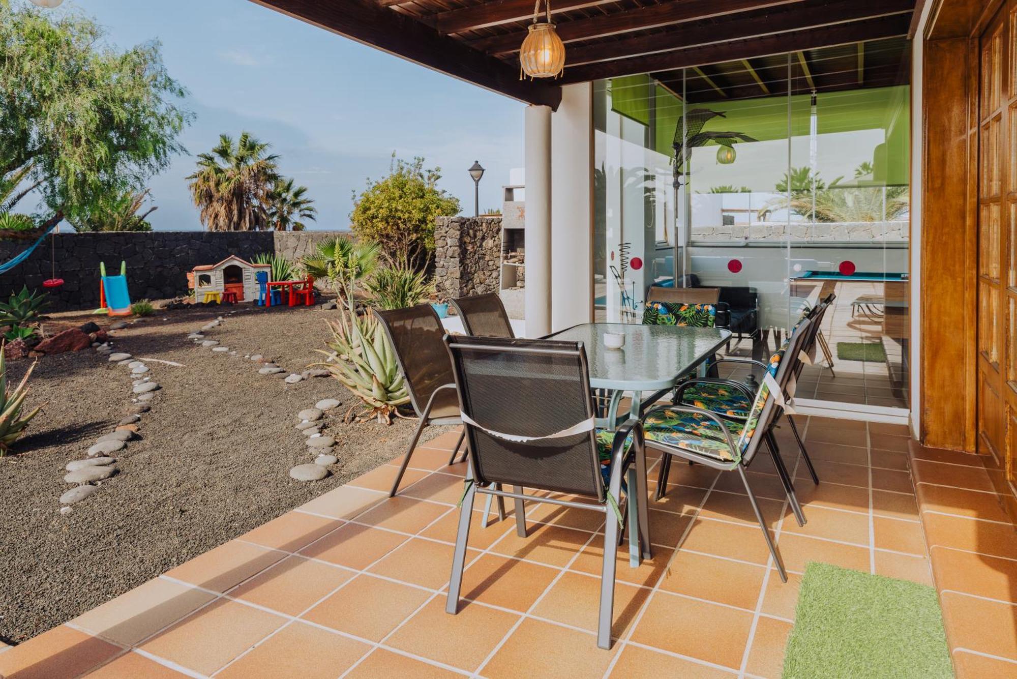 Villa Marina Deluxe & Pool *