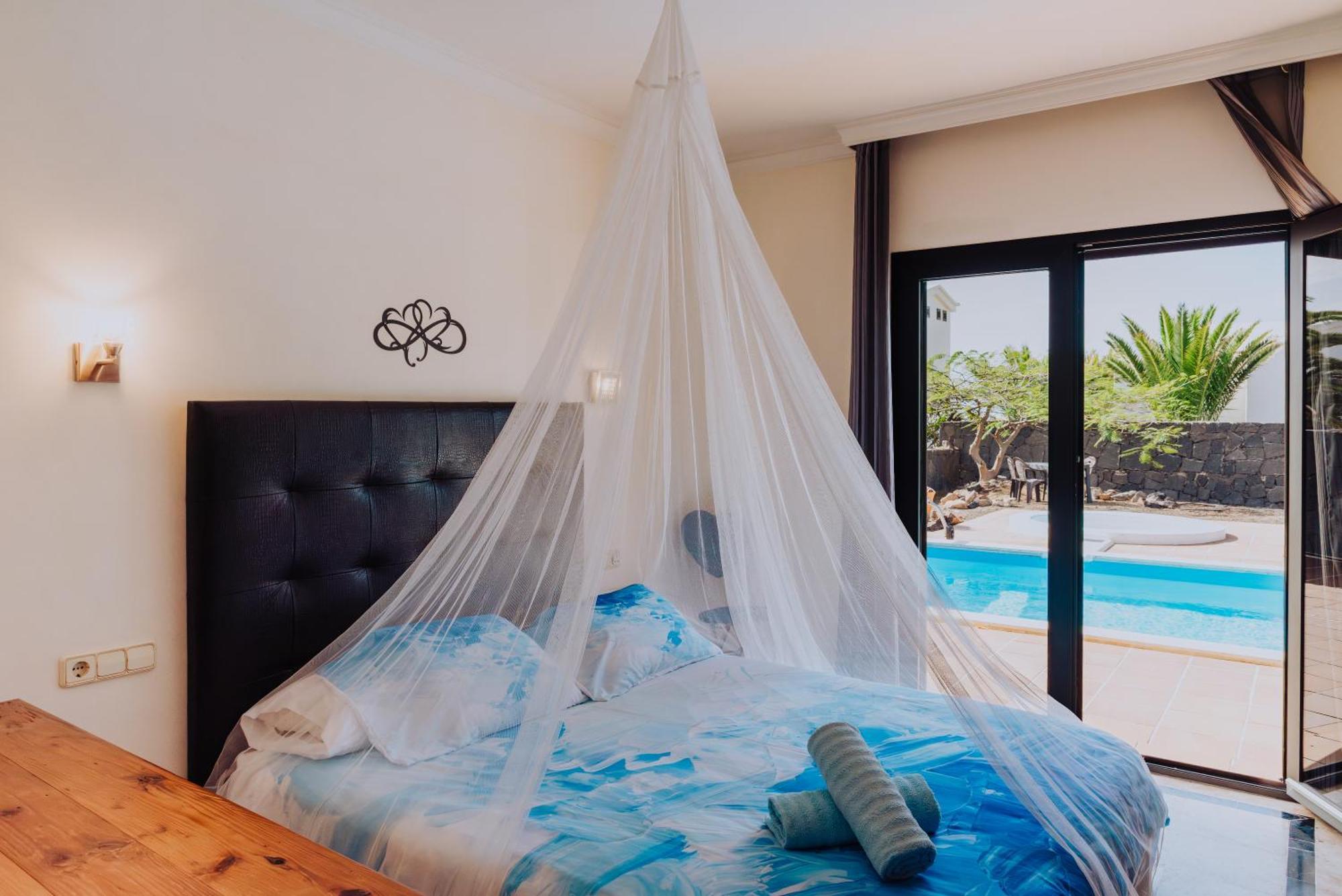 Villa Marina Deluxe & Pool Playa Blanca (Lanzarote)
