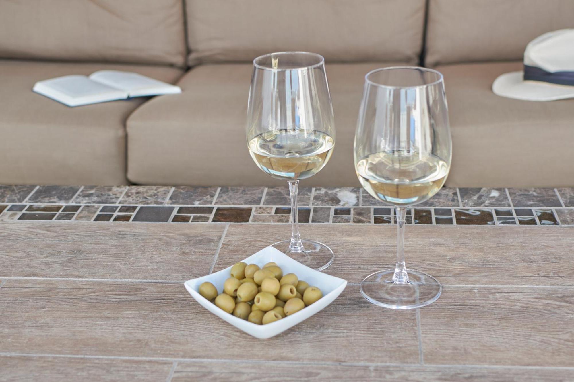 Vino, Altos - Heated Pool, Ac, Panorama Sea Views Villa *