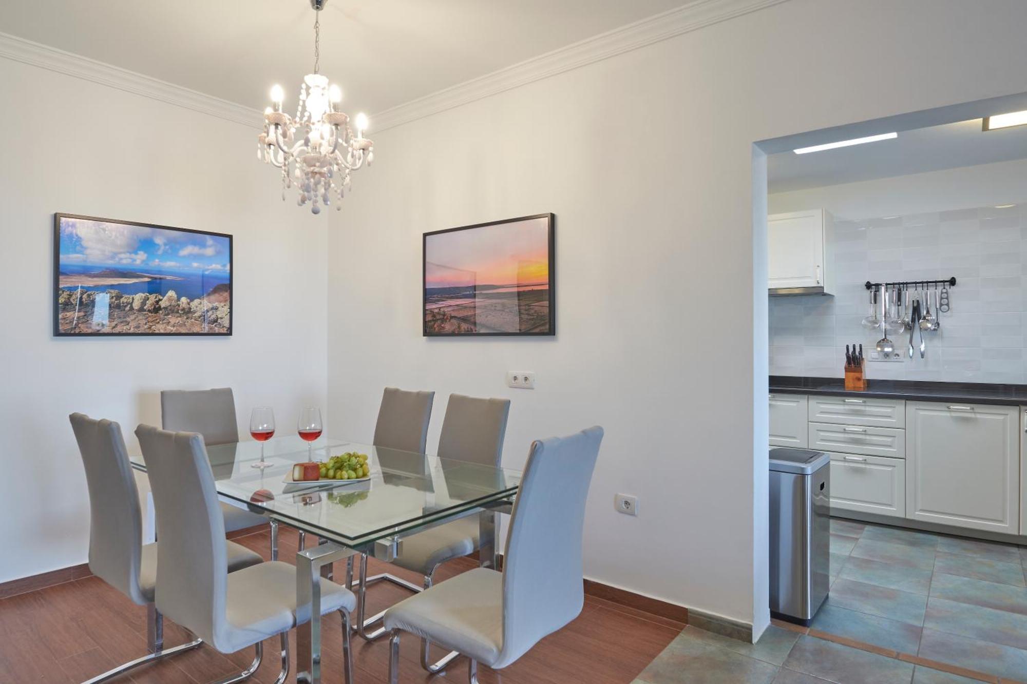 Vino, Altos - Heated Pool, Ac, Panorama Sea Views Playa Blanca (Lanzarote)