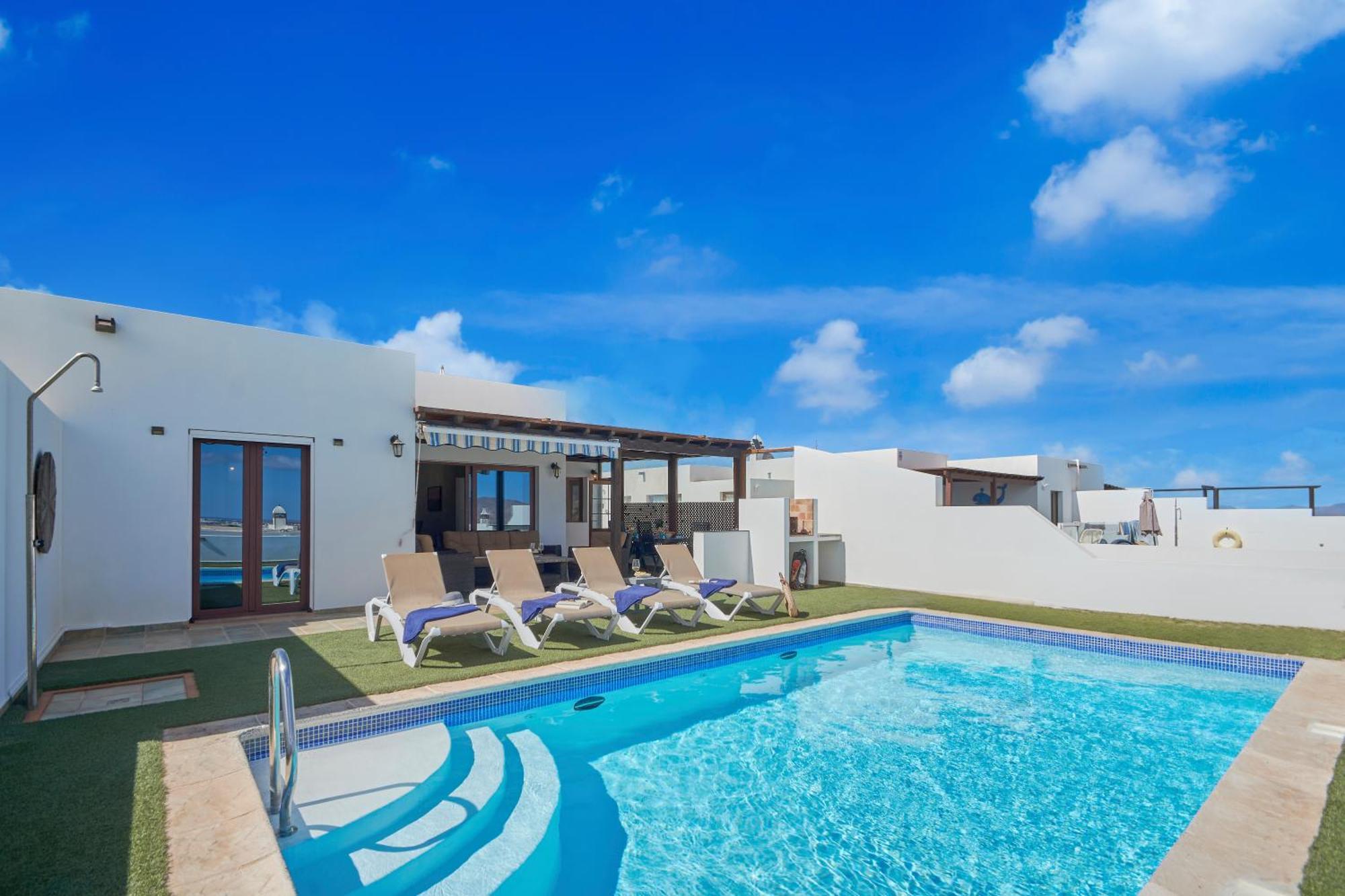 Vino, Altos - Heated Pool, Ac, Panorama Sea Views Villa Playa Blanca (Lanzarote)