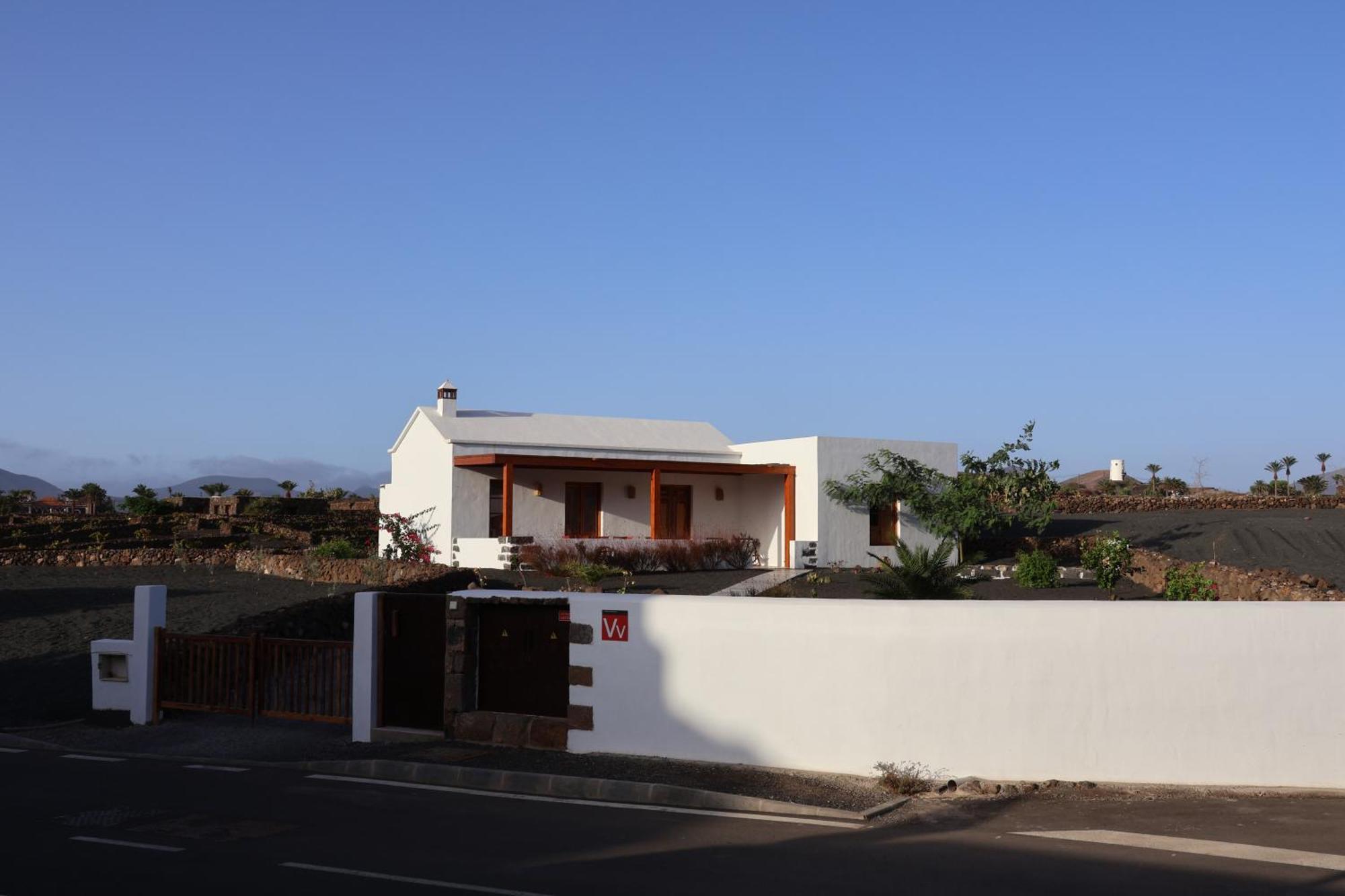 Villa Embeleso - *