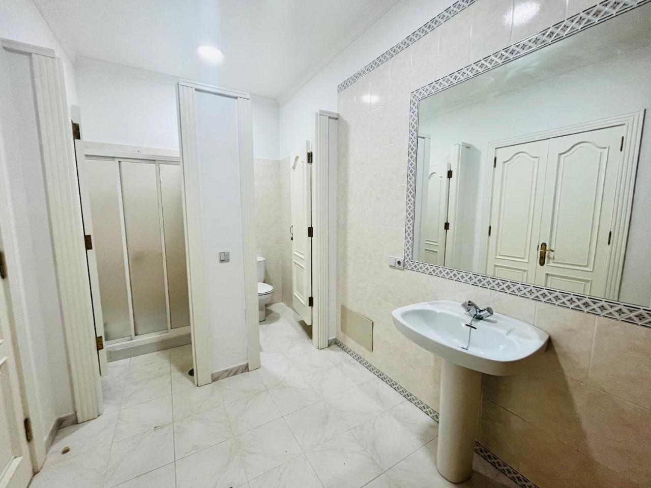 Kishni, Peaceful And Luxury Villa