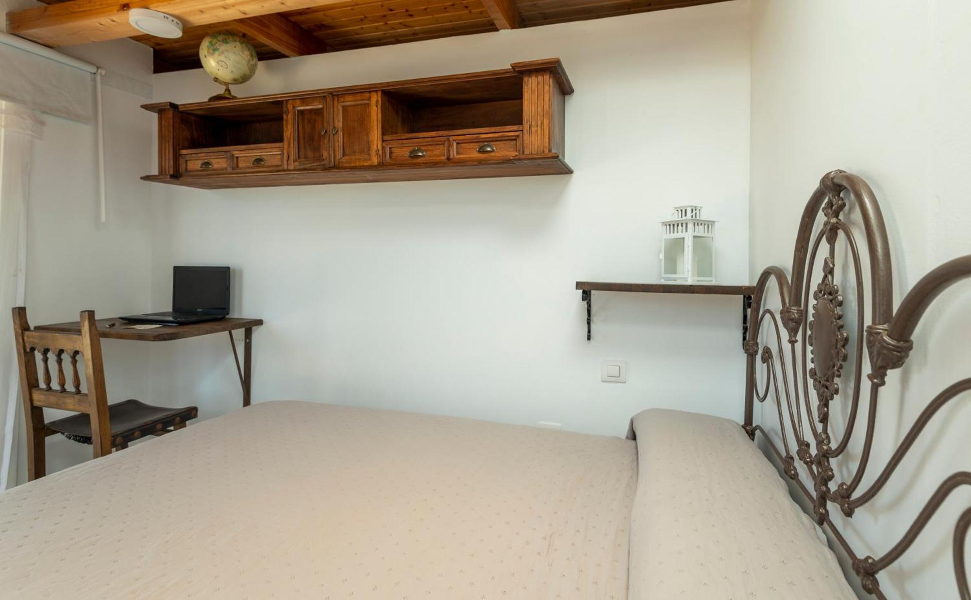 Isolina Boutique - Adults Recommended 4* Macher