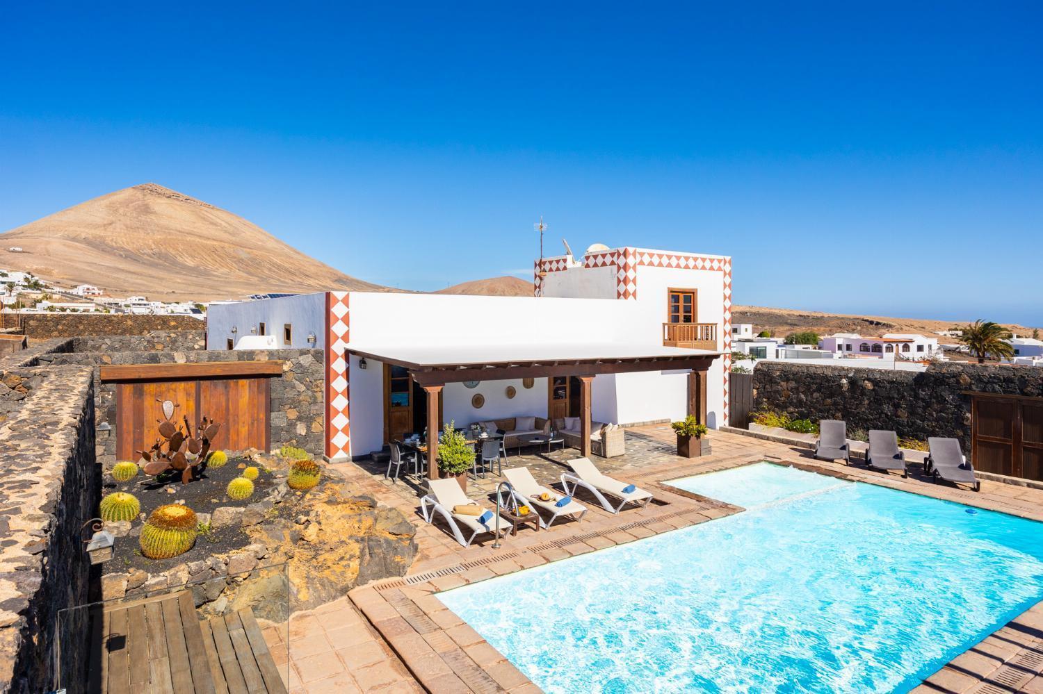 Hero Villa Tías