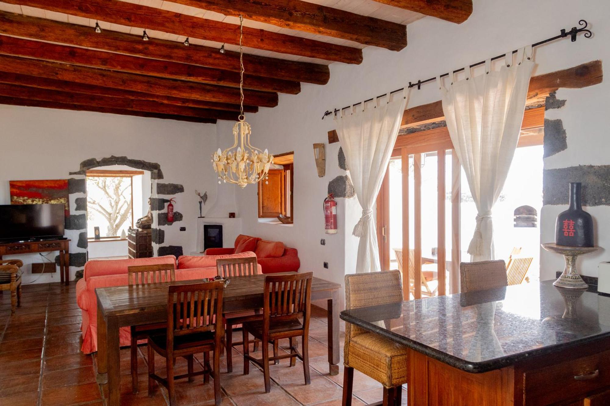 Casa Tomarén San Bartolomé