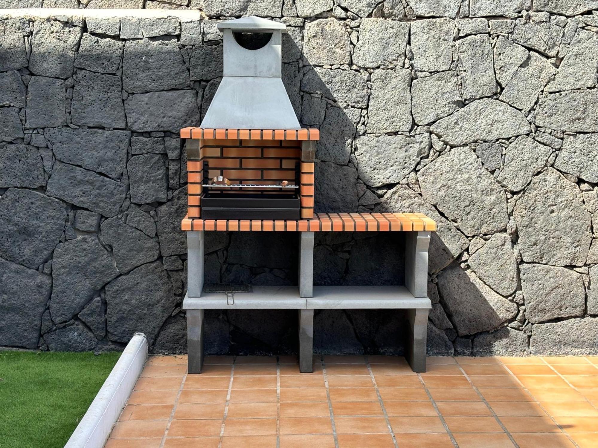 Adel 56, Private Heated Pool, Parking * Playa Blanca (Lanzarote)