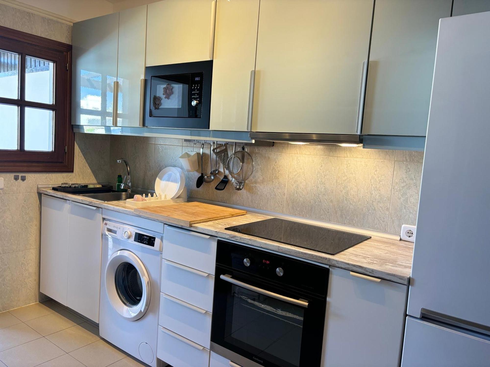Adel 56, Private Heated Pool, Parking Villa