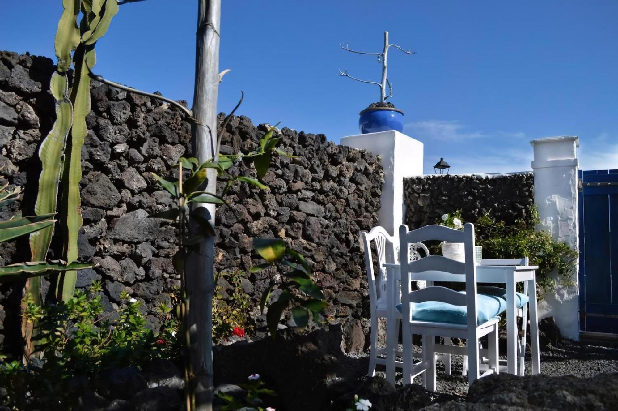 Lavastein Yazmina Mit Schoenem Garten * Yaiza (Lanzarote)