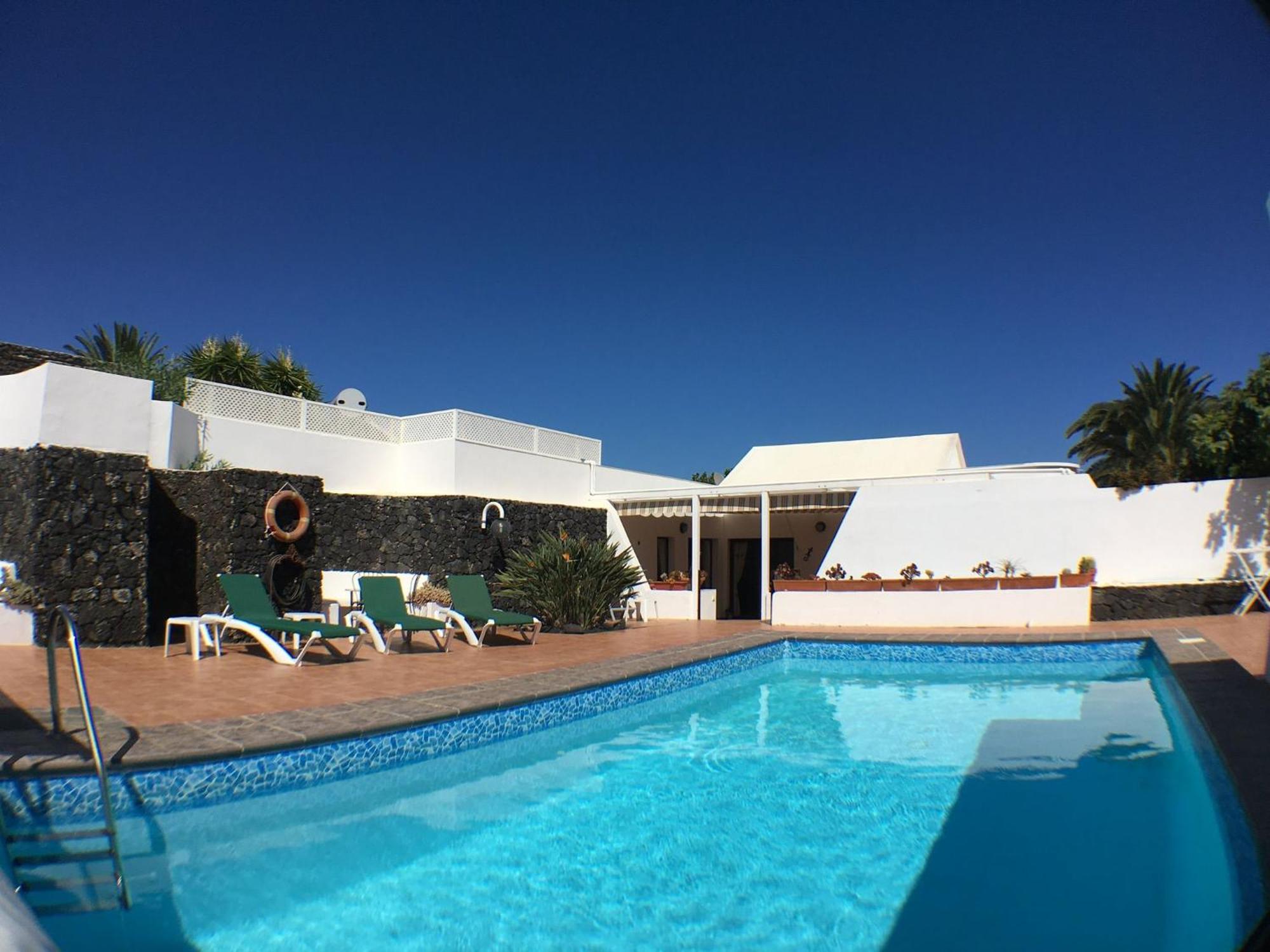 Сasa de vacaciones In Mit Privatem Pool Costa Teguise