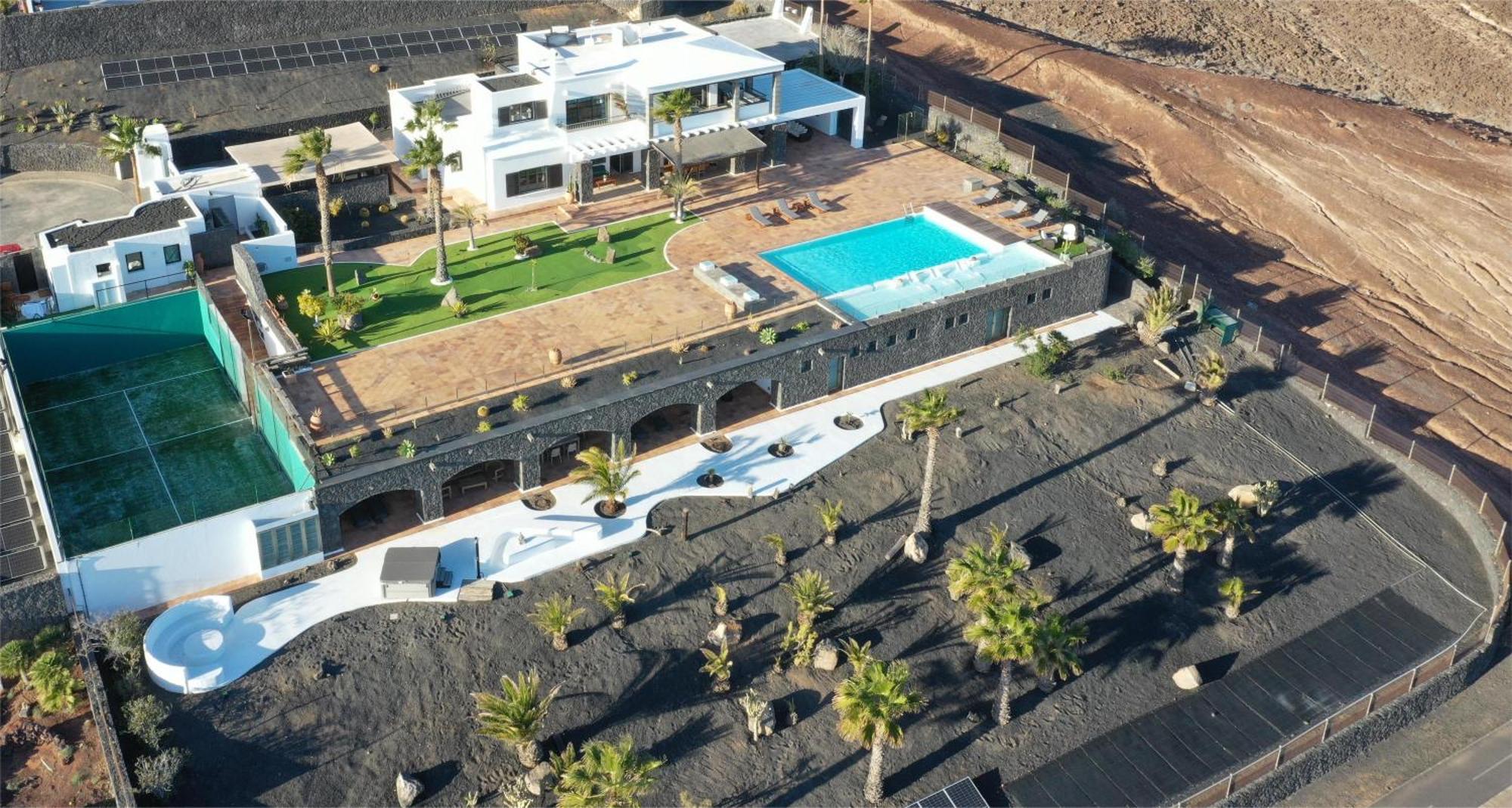 Costa Roja Con Vistas Al Mar, Piscinas, Jacuzzi, Mini Golf Y Padel En Montana Roja Playa Blanca (Lanzarote)