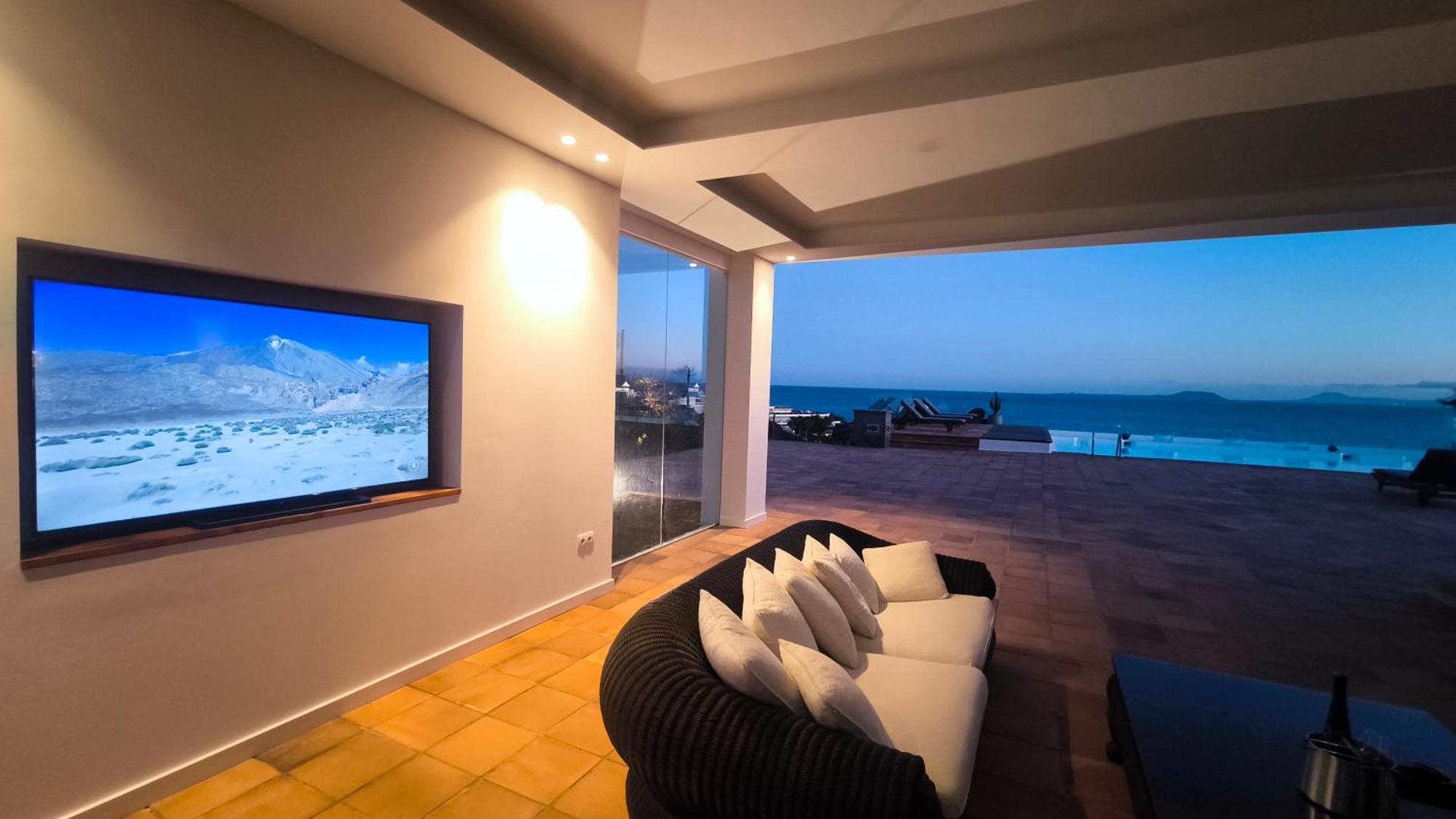 Villa Costa Roja Con Vistas Al Mar, Piscinas, Jacuzzi, Mini Golf Y Padel En Montana Roja *