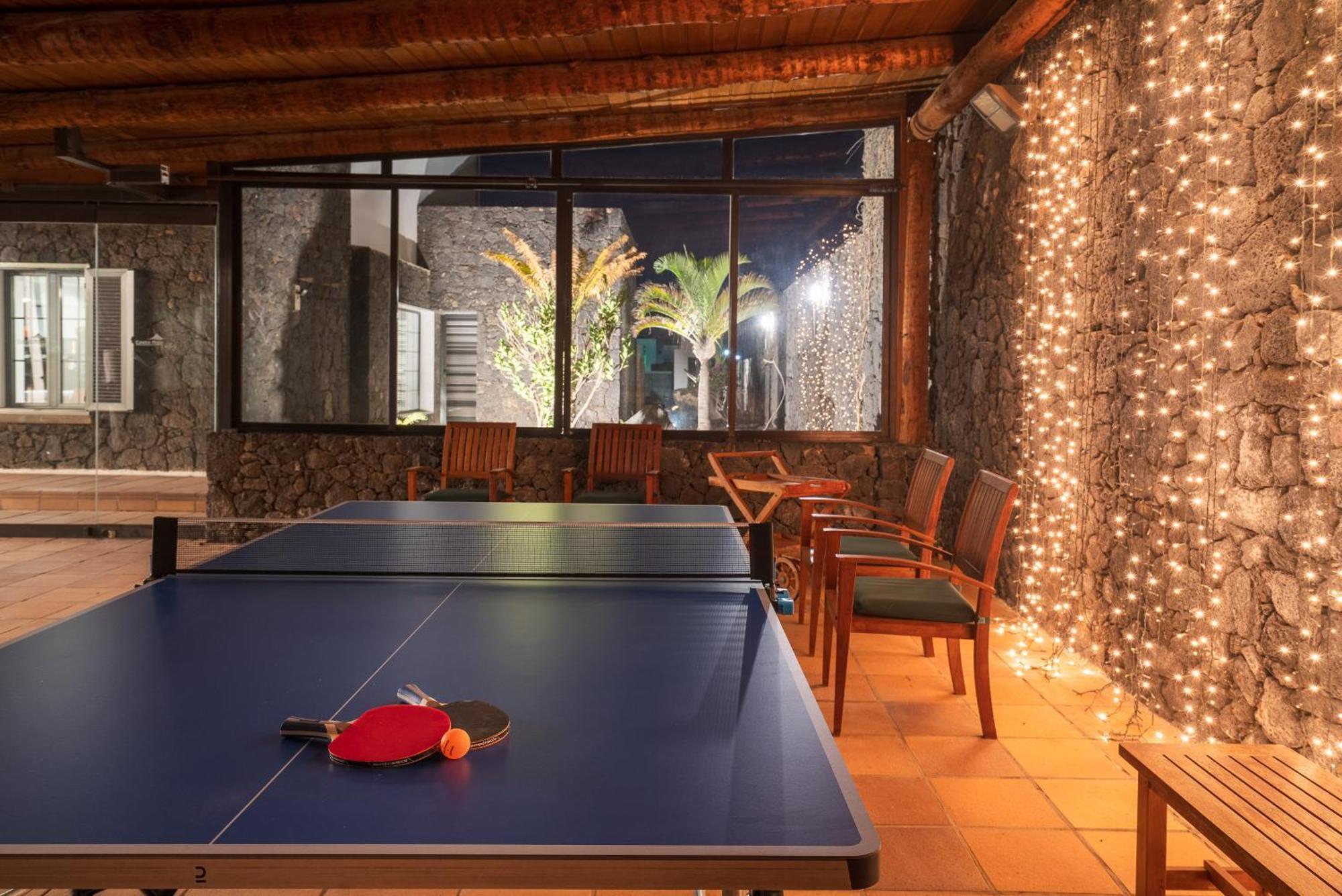 Costa Roja Con Vistas Al Mar, Piscinas, Jacuzzi, Mini Golf Y Padel En Montana Roja Villa Playa Blanca (Lanzarote)