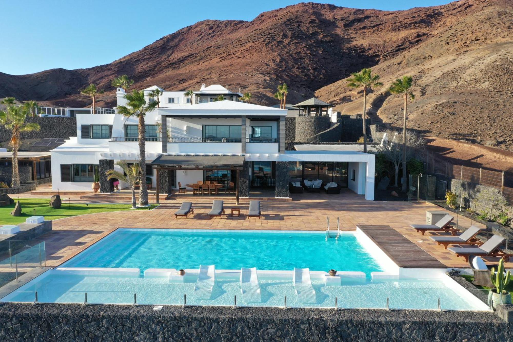 Costa Roja Con Vistas Al Mar, Piscinas, Jacuzzi, Mini Golf Y Padel En Montana Roja Playa Blanca (Lanzarote)