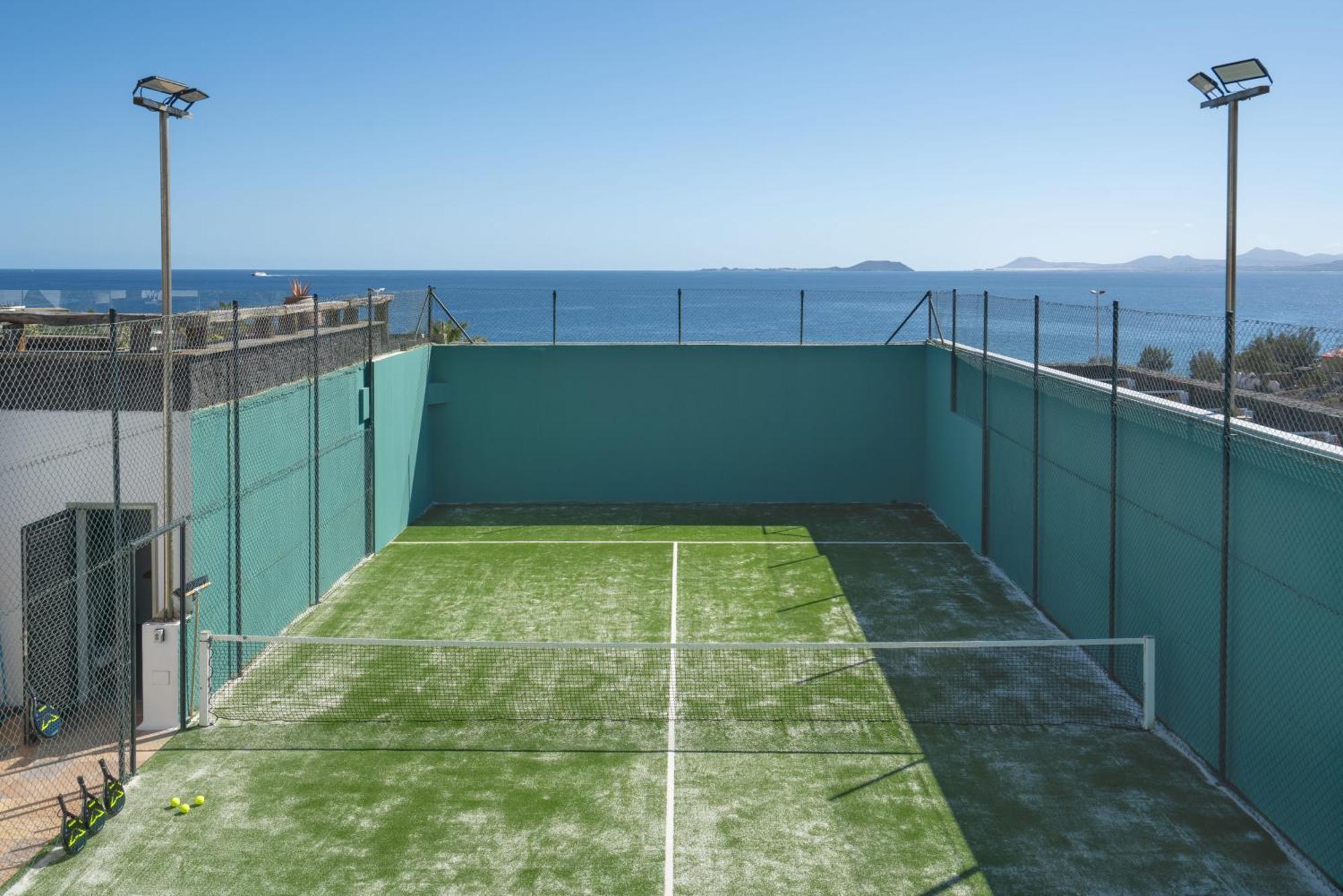 Arcos, Piscina Privada Climatizada Y Jacuzzi Con Maravillosas Vistas Al Islote De Lobos Playa Blanca (Lanzarote)