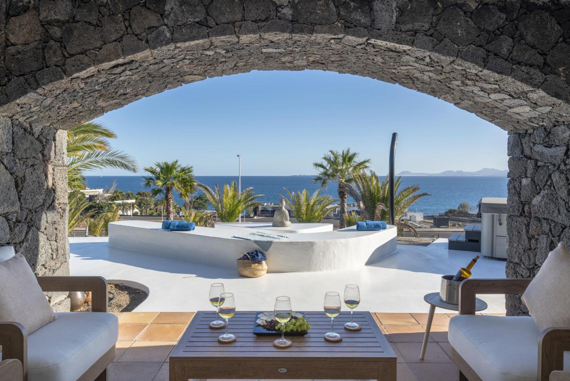 Villa Arcos, Piscina Privada Climatizada Y Jacuzzi Con Maravillosas Vistas Al Islote De Lobos Playa Blanca (Lanzarote)
