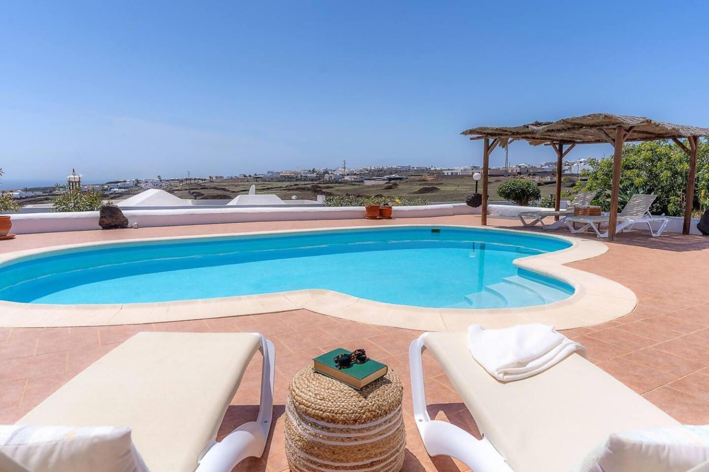 Amazing 3 Bedroom Ocean View With Pool Сasa de vacaciones