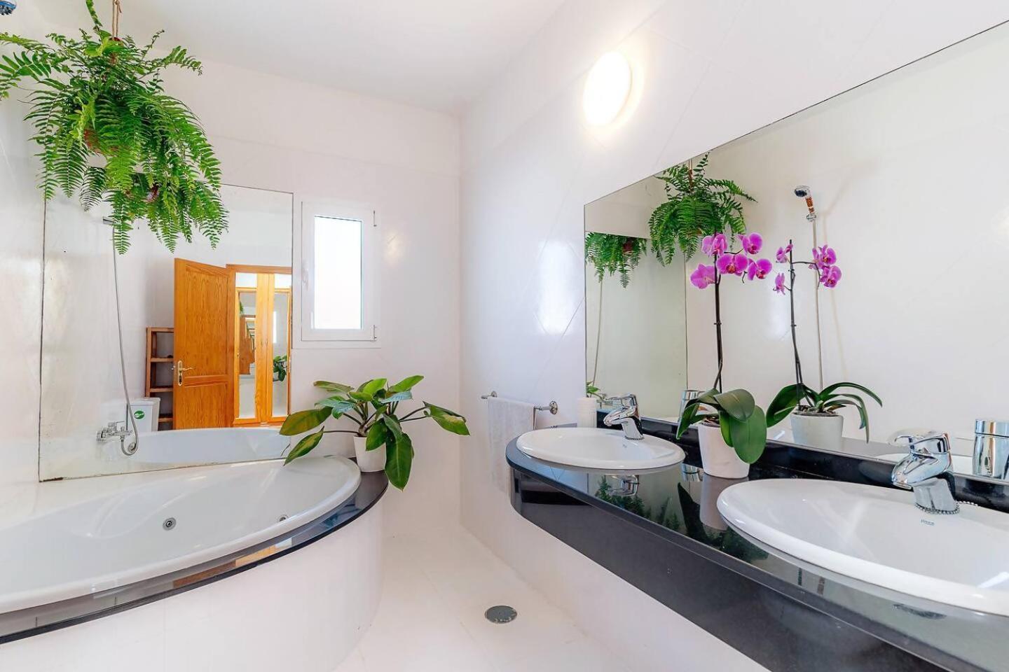 Amazing 3 Bedroom Ocean View With Pool Holiday home