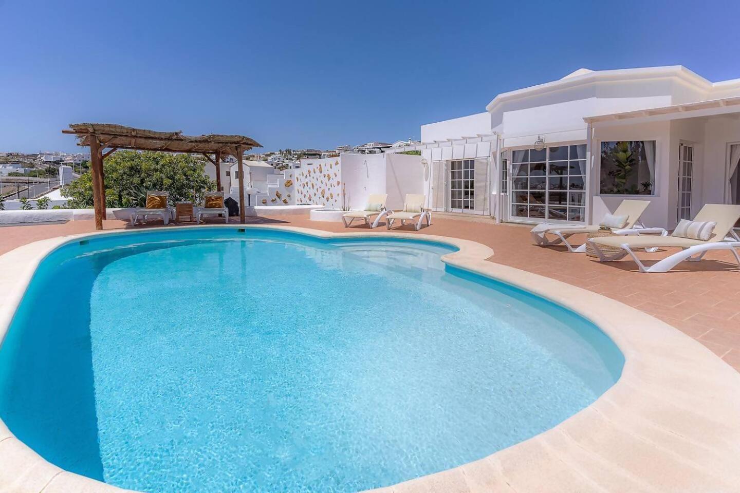 Holiday home Amazing 3 Bedroom Ocean View With Pool