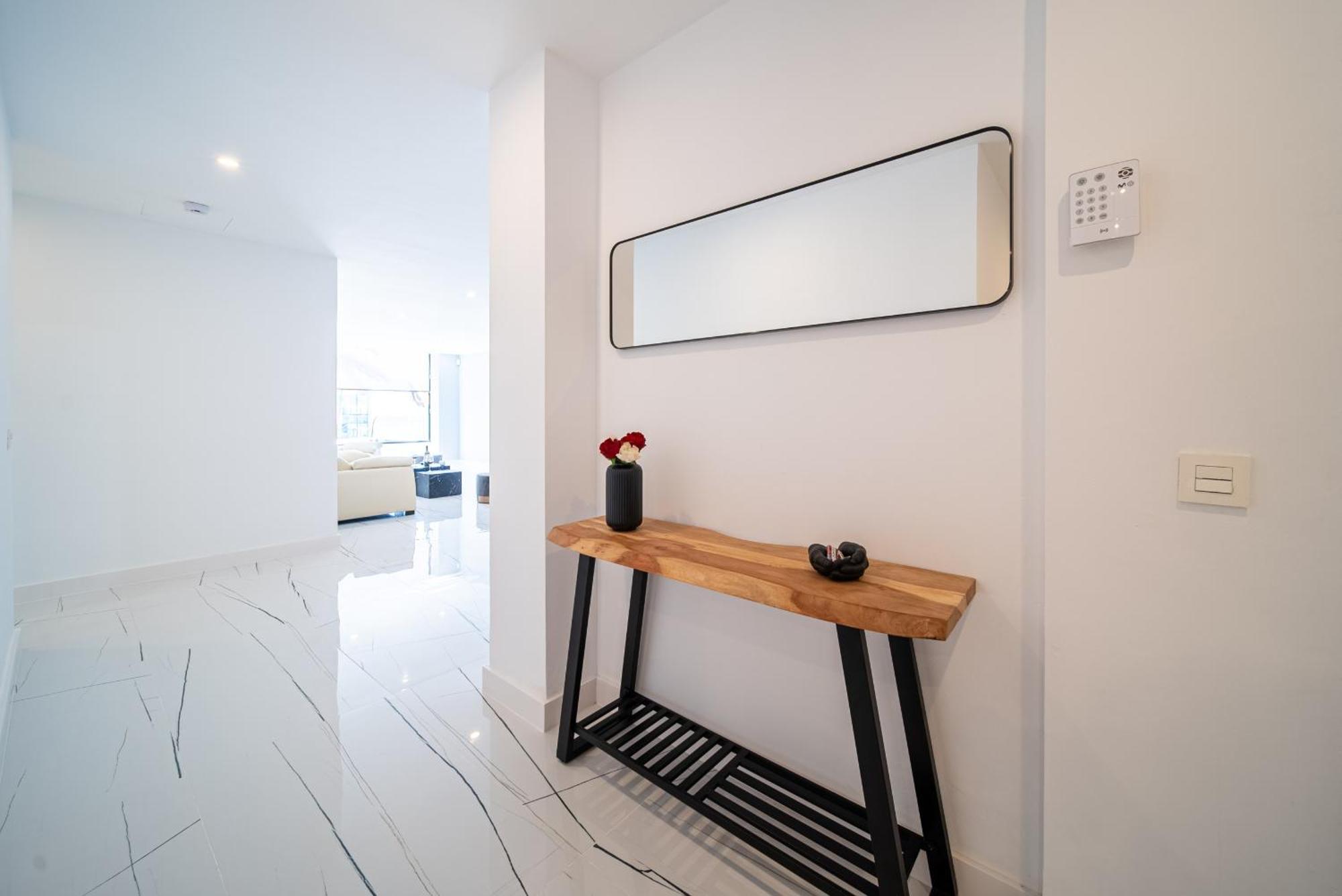 Apartment Becky Deluxe 3bd By Hh *