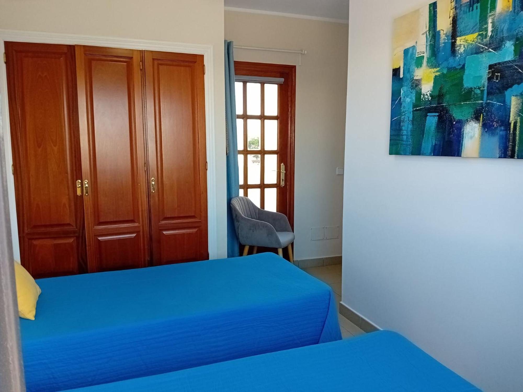 Adel 56, Private Heated Pool, Parking