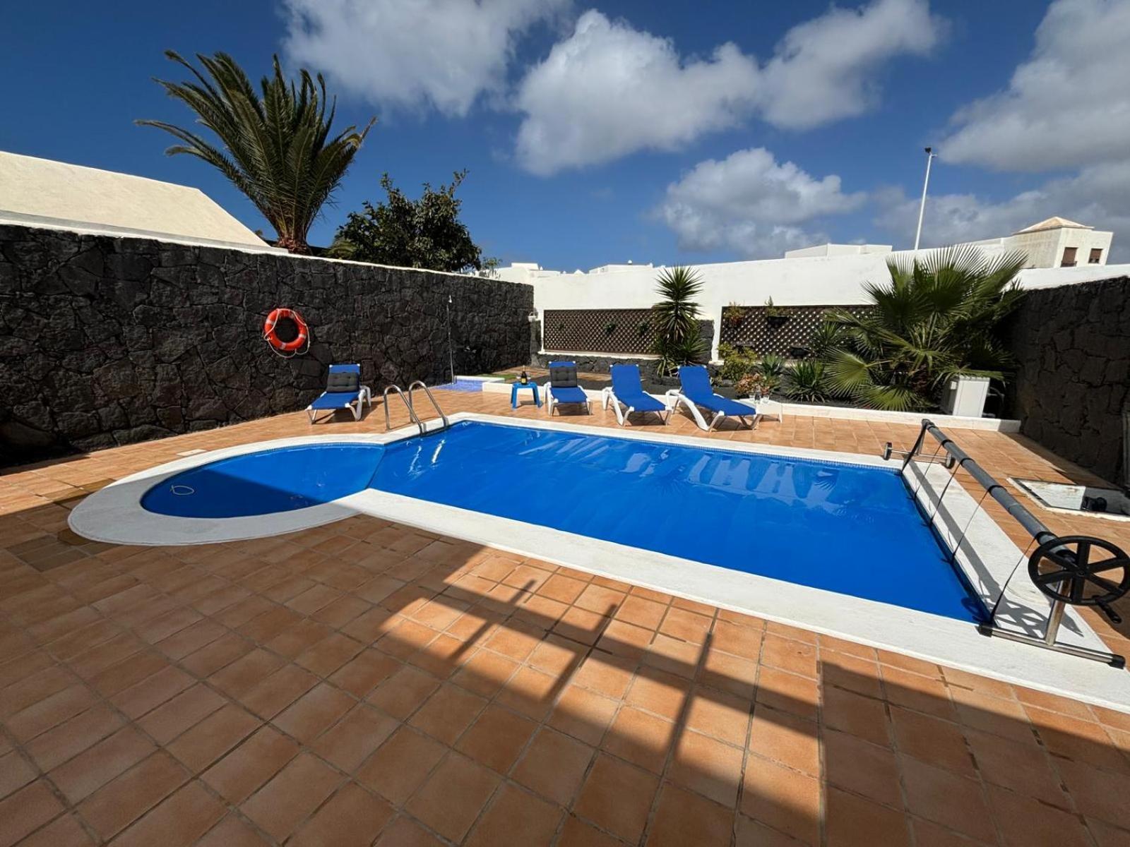 Adel 56, Private Heated Pool, Parking Villa Playa Blanca (Lanzarote)