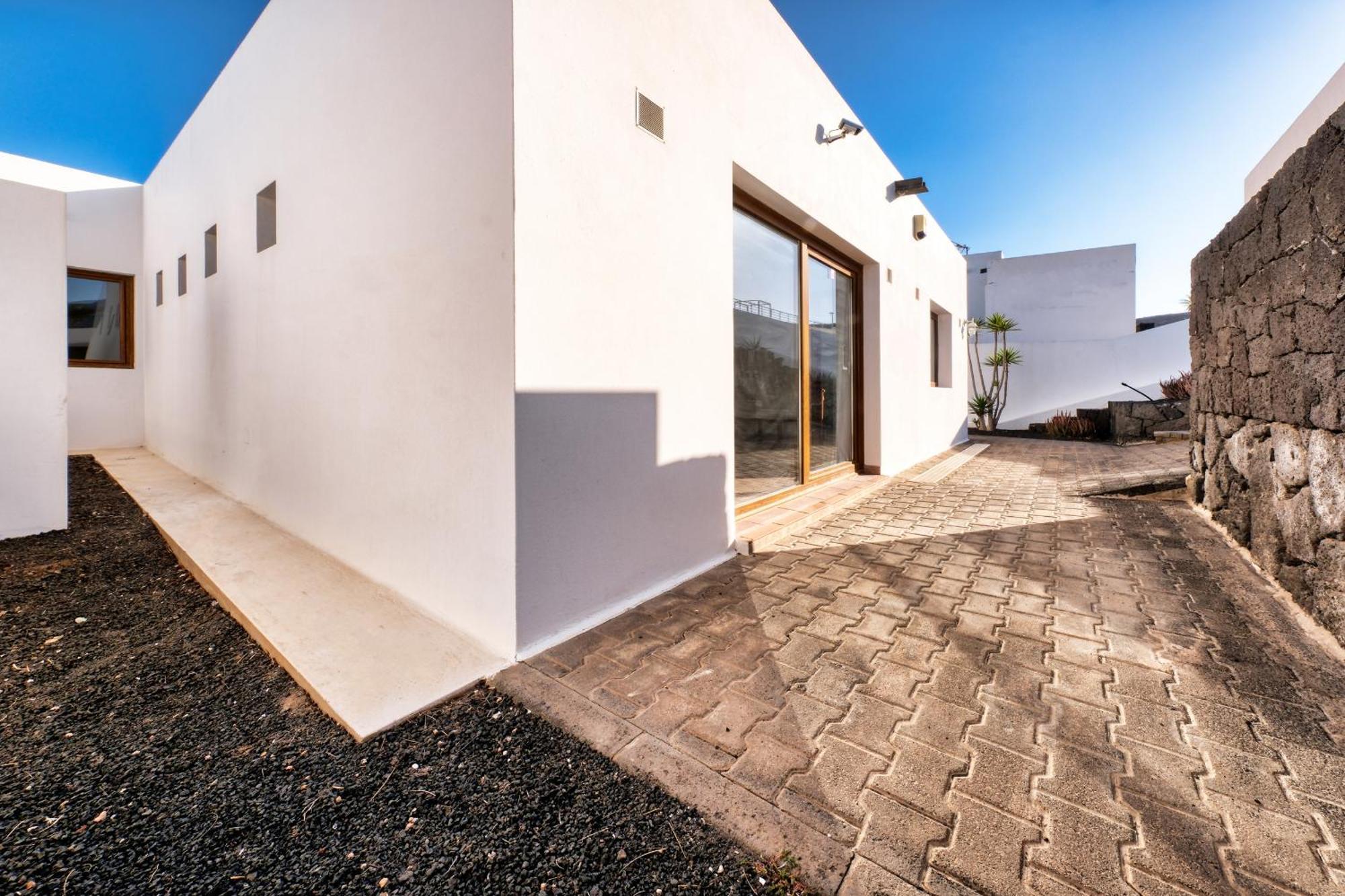 Lava And Sea- Private Pool, Amazing Sea Views Holiday home