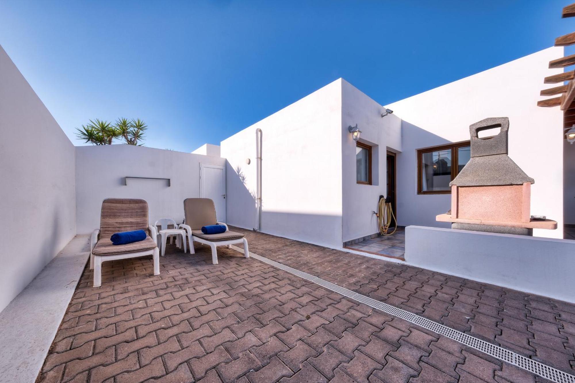Lava And Sea- Private Pool, Amazing Sea Views Holiday home *
