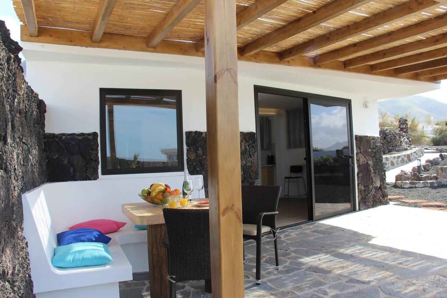 Daidas House With Hot Whirlpool In Villa Famara