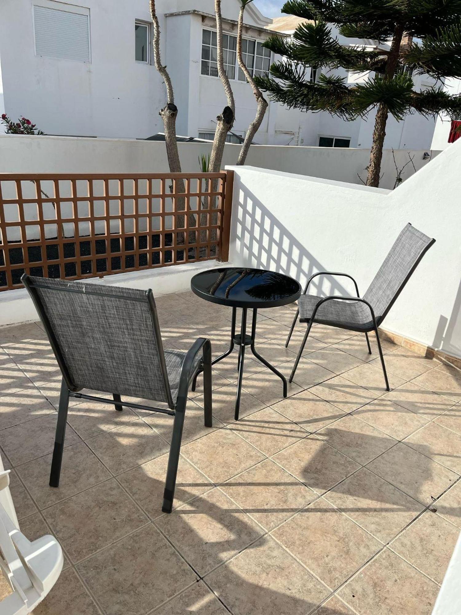 Casa Kari- Happier Than Ever Tías