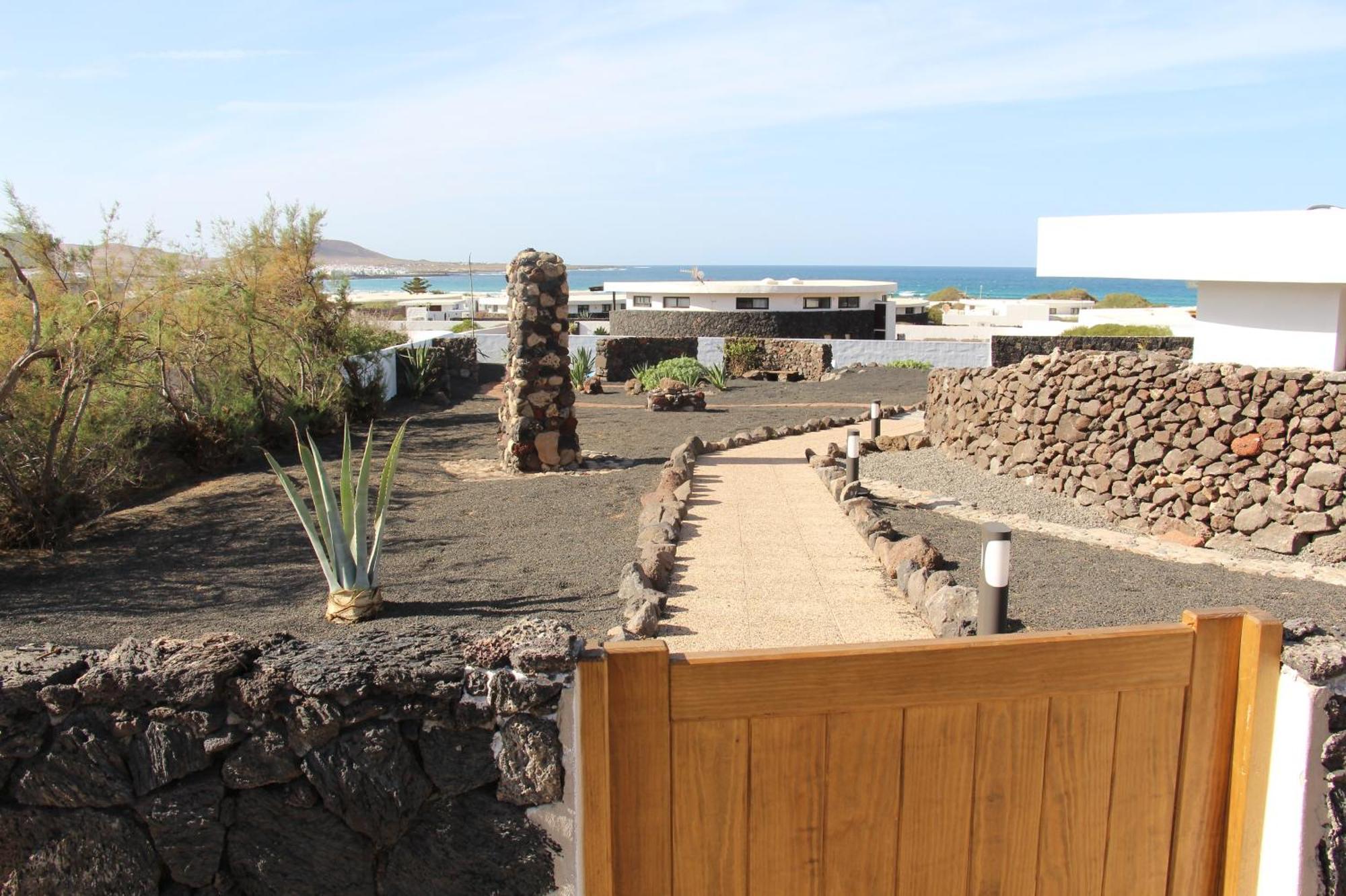 Villa Daidas House With Hot Whirlpool In Famara