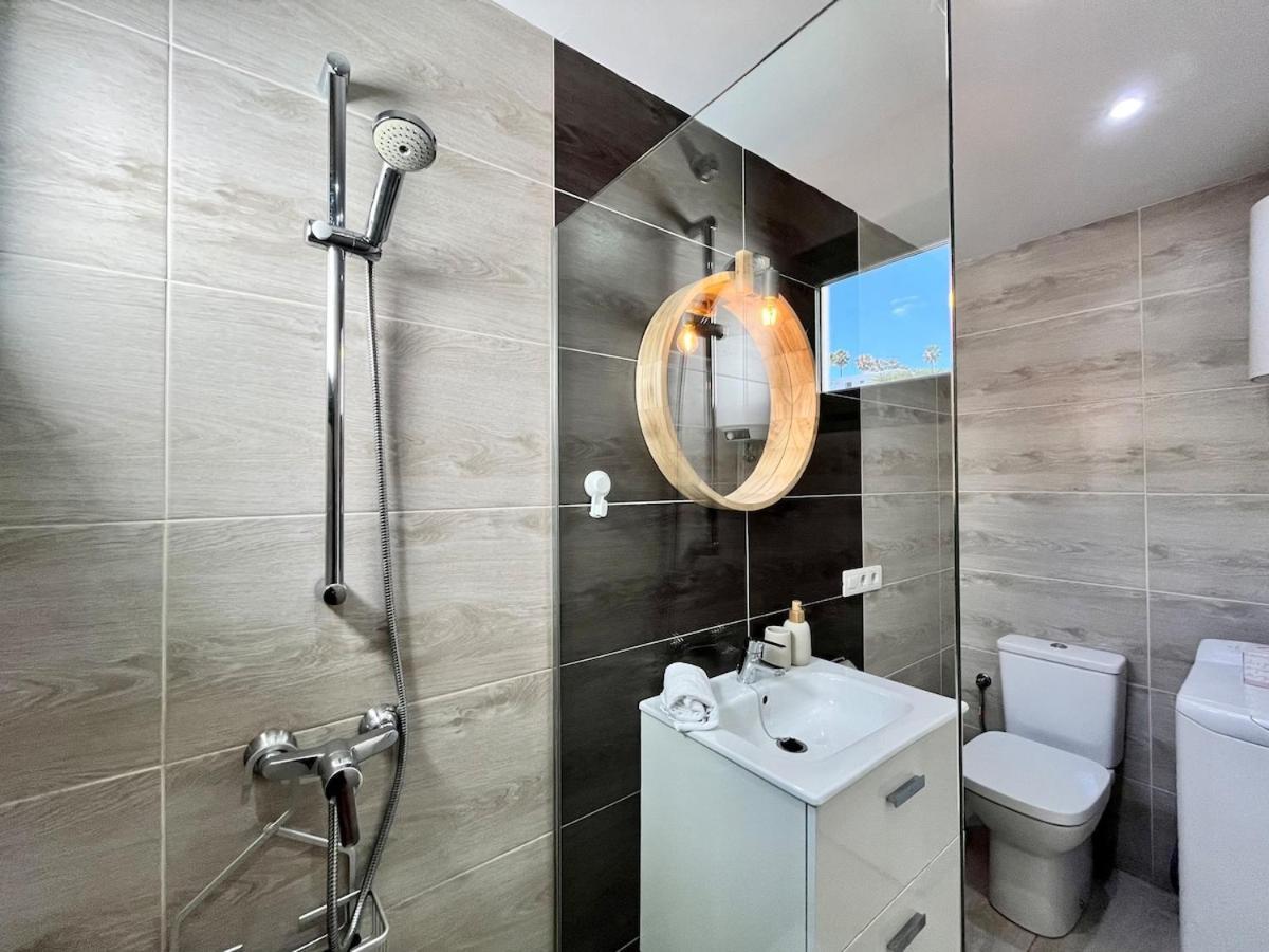 1 Bedroom With Fantastic Sea Views Apartment