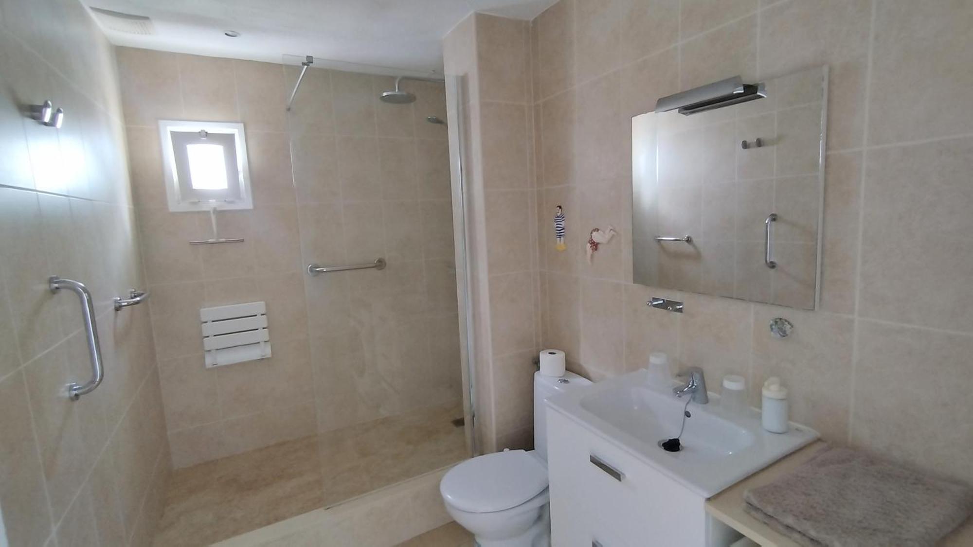 Gran Piscina & Terraza Apartamento