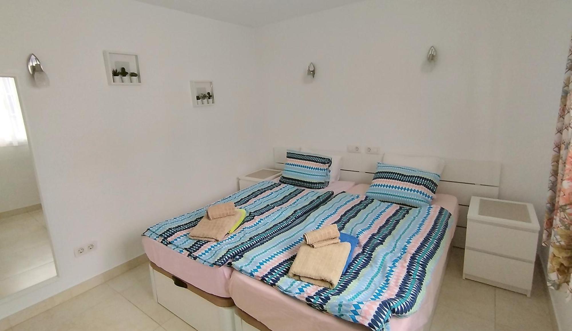 Gran Piscina & Terraza Apartment *