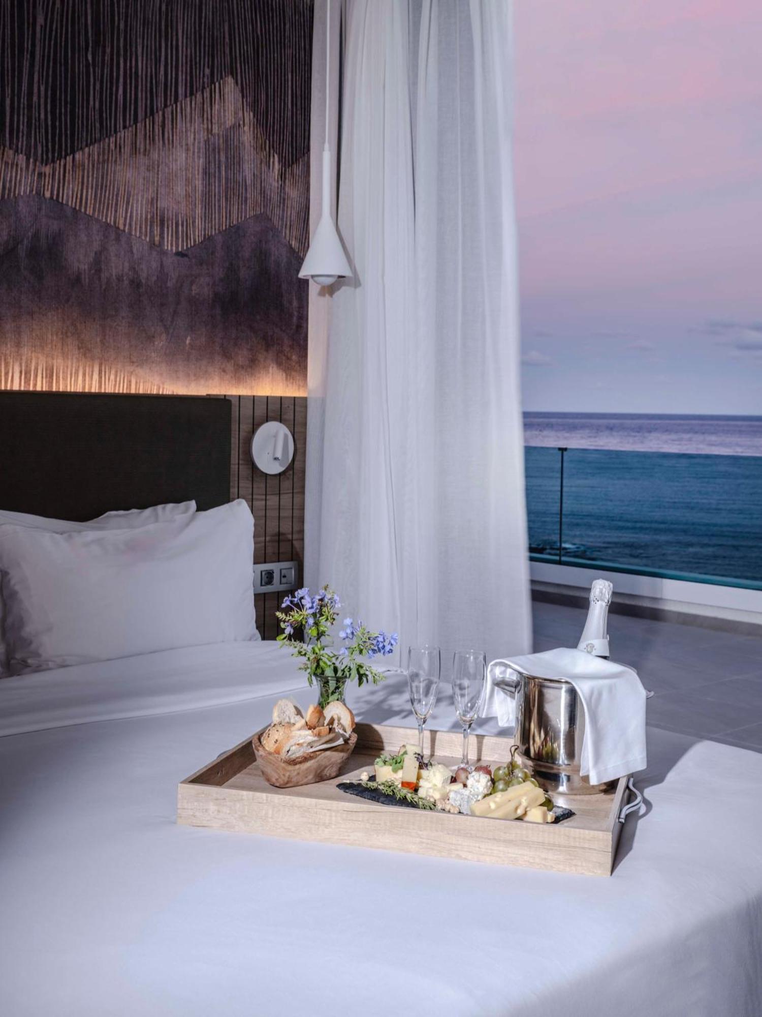 Radisson Blu Resort, Lanzarote Adults Only Hotel Costa Teguise