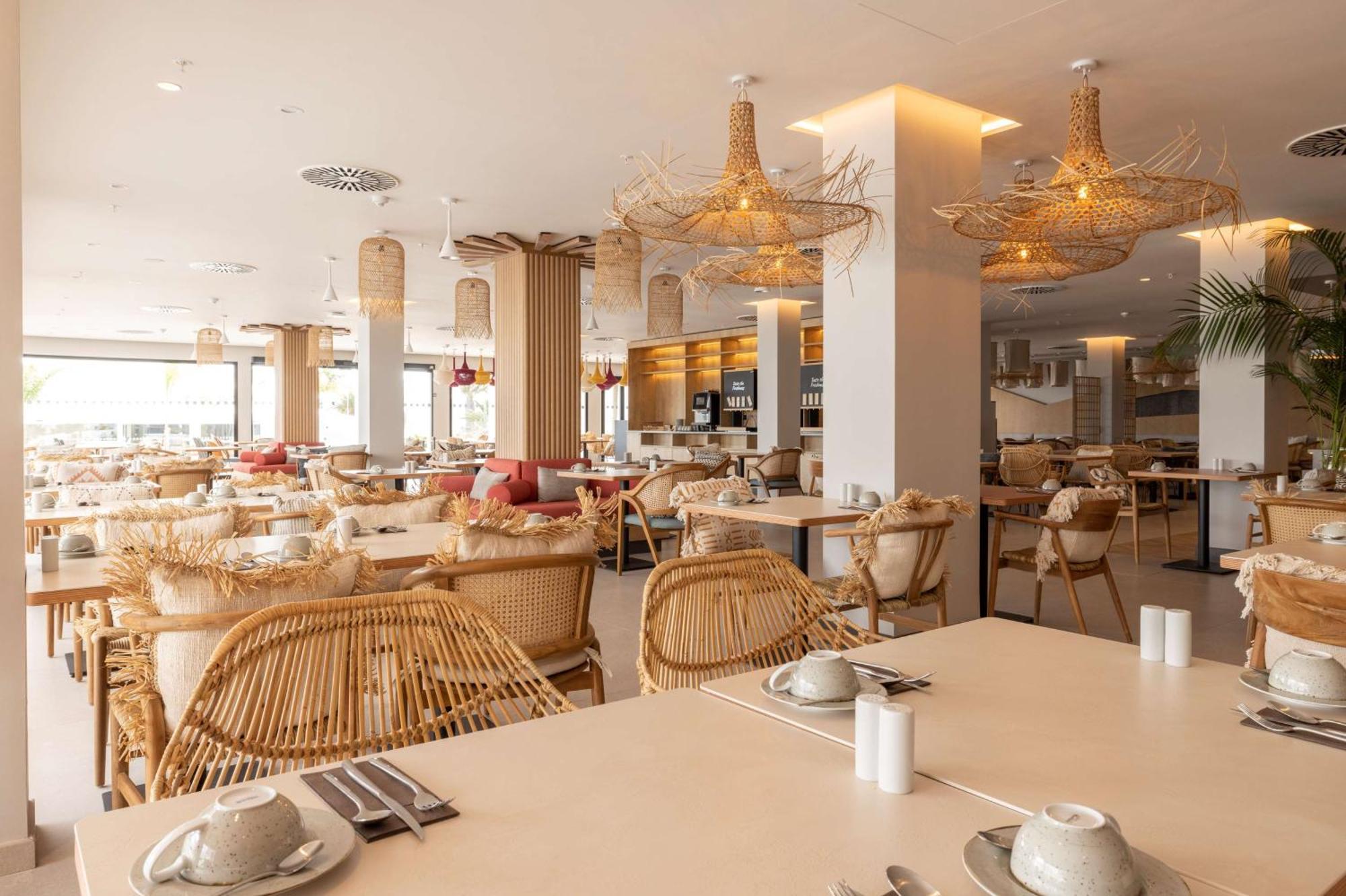 Radisson Blu Resort, Lanzarote Adults Only Costa Teguise