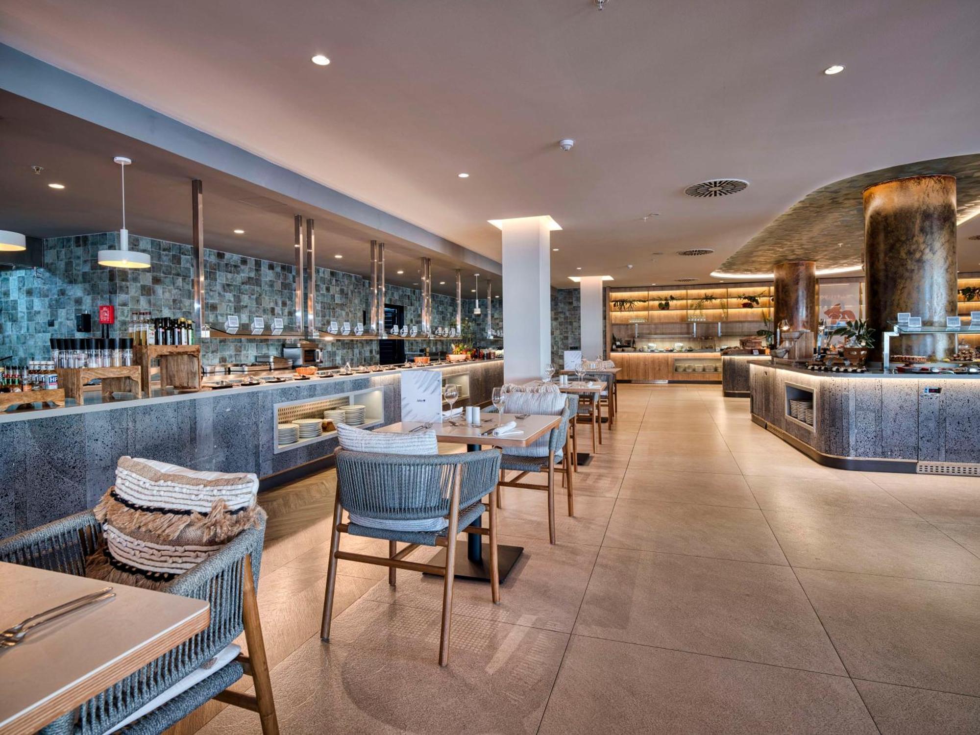 Radisson Blu Resort, Lanzarote Adults Only 4*
